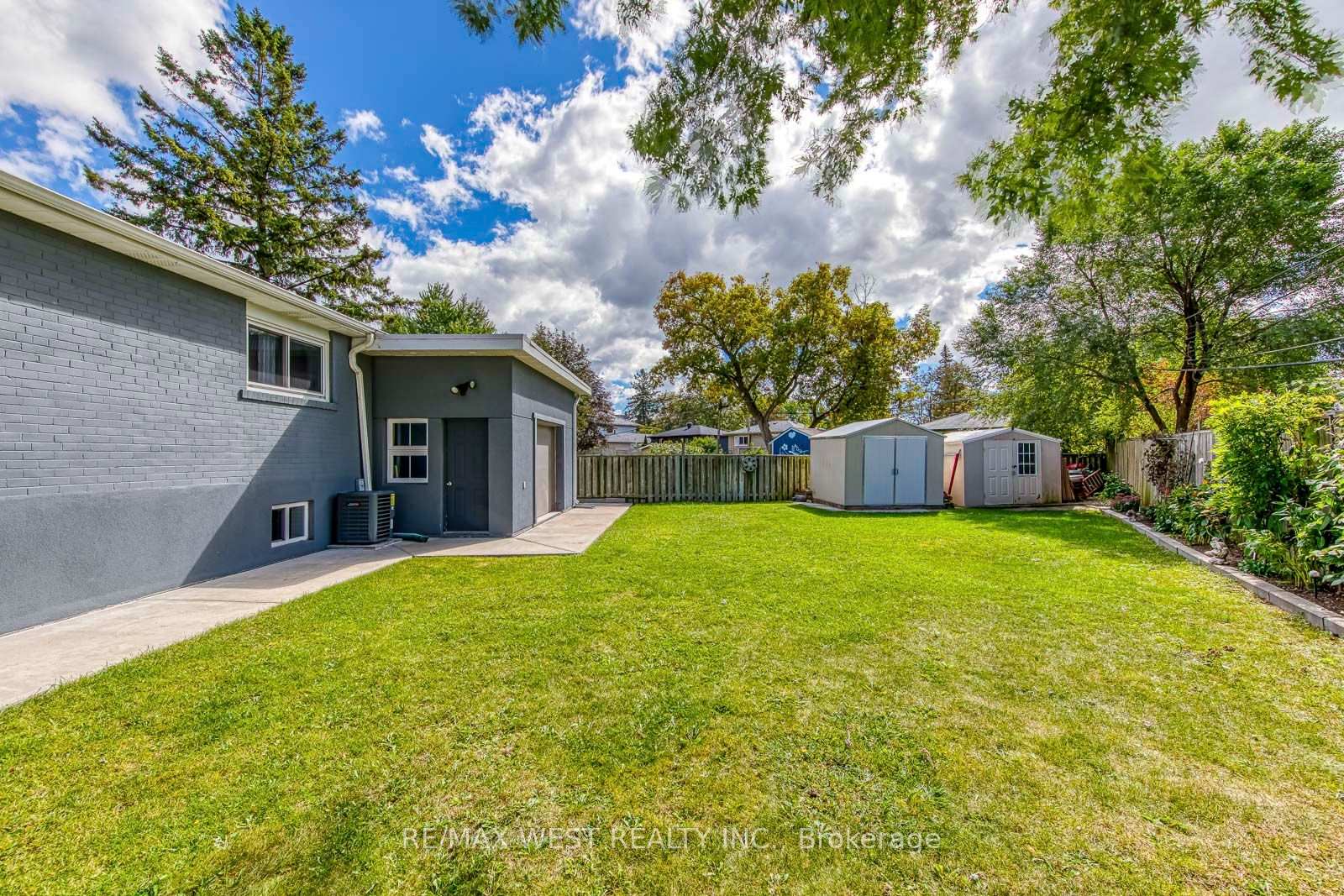 Photo 47 of 6 Millview Court, Etobicoke, West Humber-Clairville — HOMEH