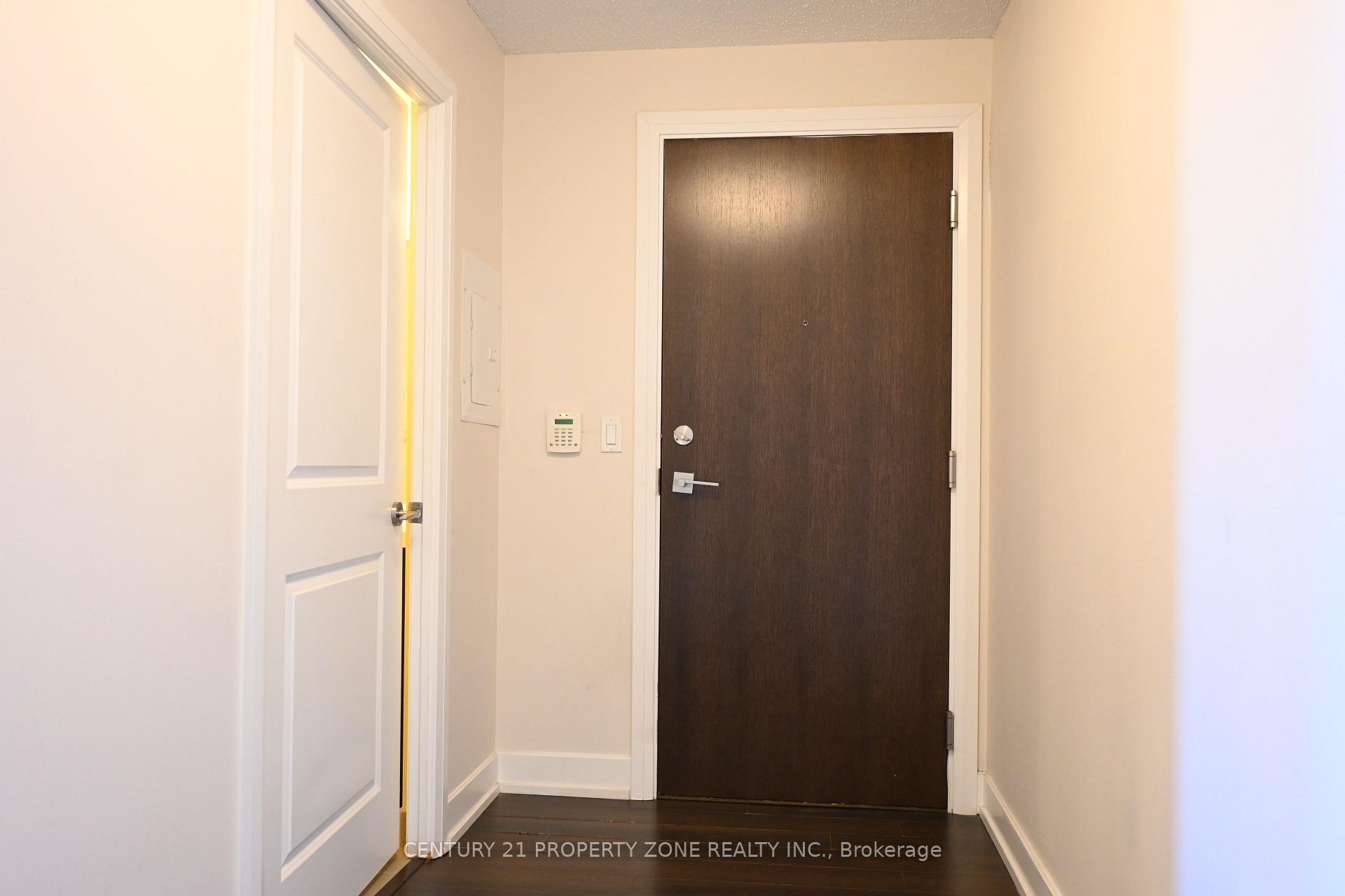 Photo 4 of Unit 2210, 6 Eva Road, Etobicoke, Markland Wood — HOMEH