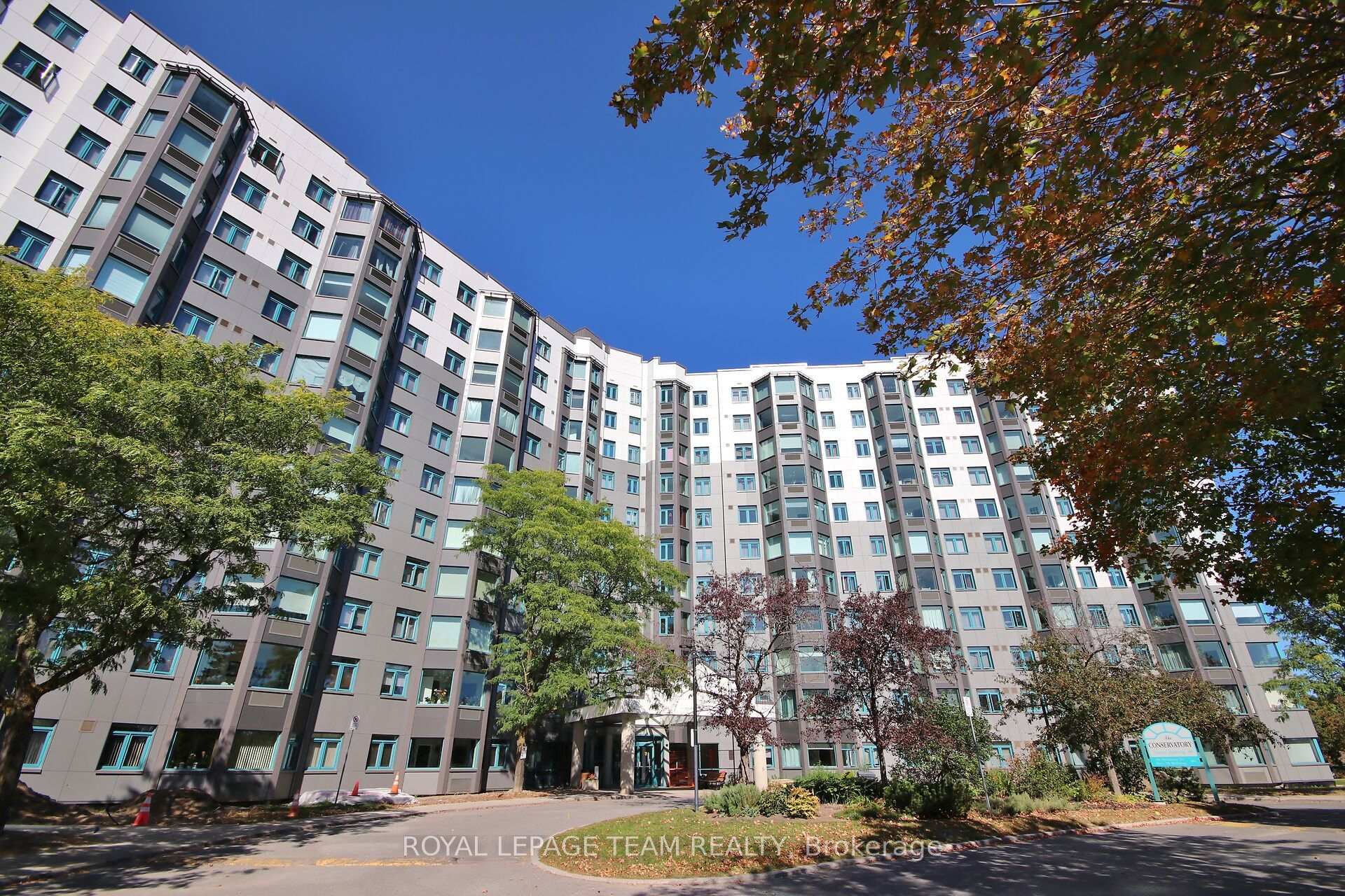 Photo of Unit 404, 1025 Grenon Avenue