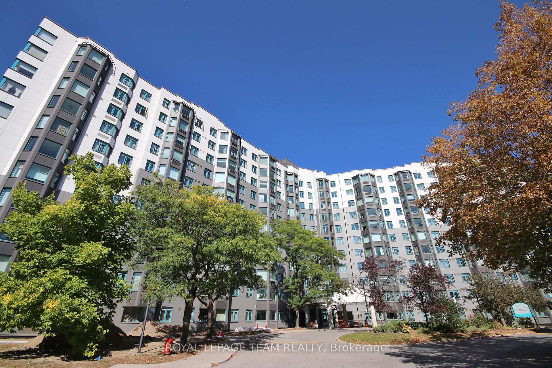 Photo 3 of Unit 404, 1025 Grenon Avenue, Ottawa, Fairfield Heights — HOMEH