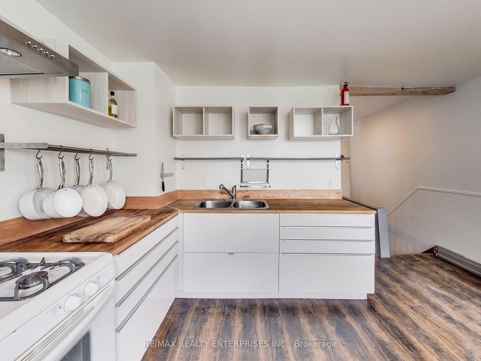 Photo 31 of 39 Pendrith Street, Toronto, Dovercourt-Wallace Emerson-Junction — HOMEH