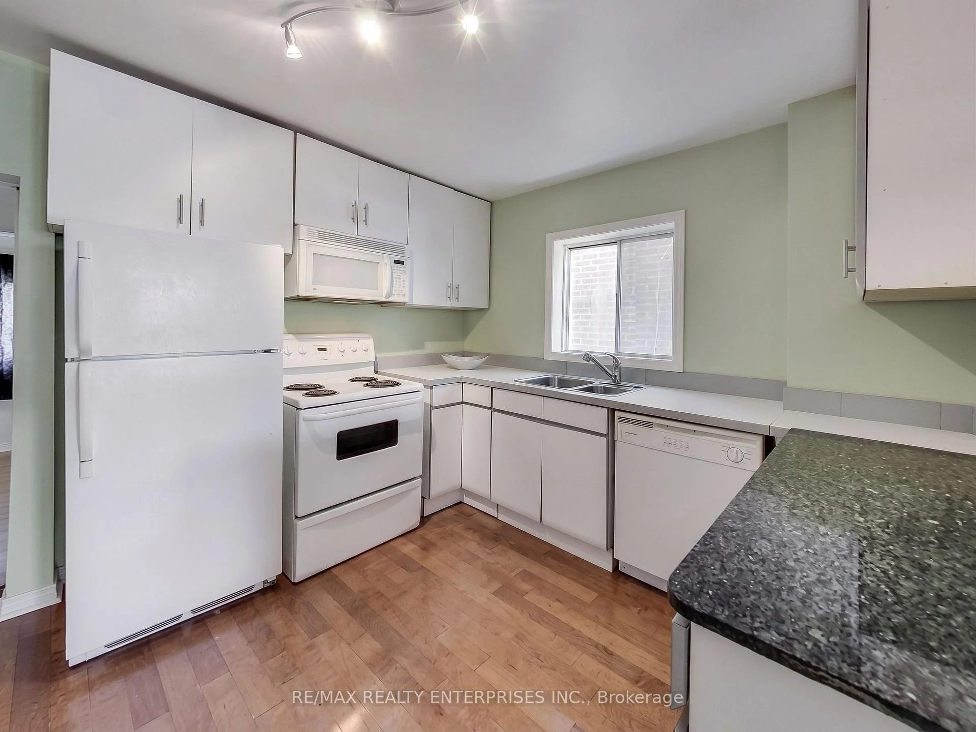 Photo 8 of 39 Pendrith Street, Toronto, Dovercourt-Wallace Emerson-Junction — HOMEH