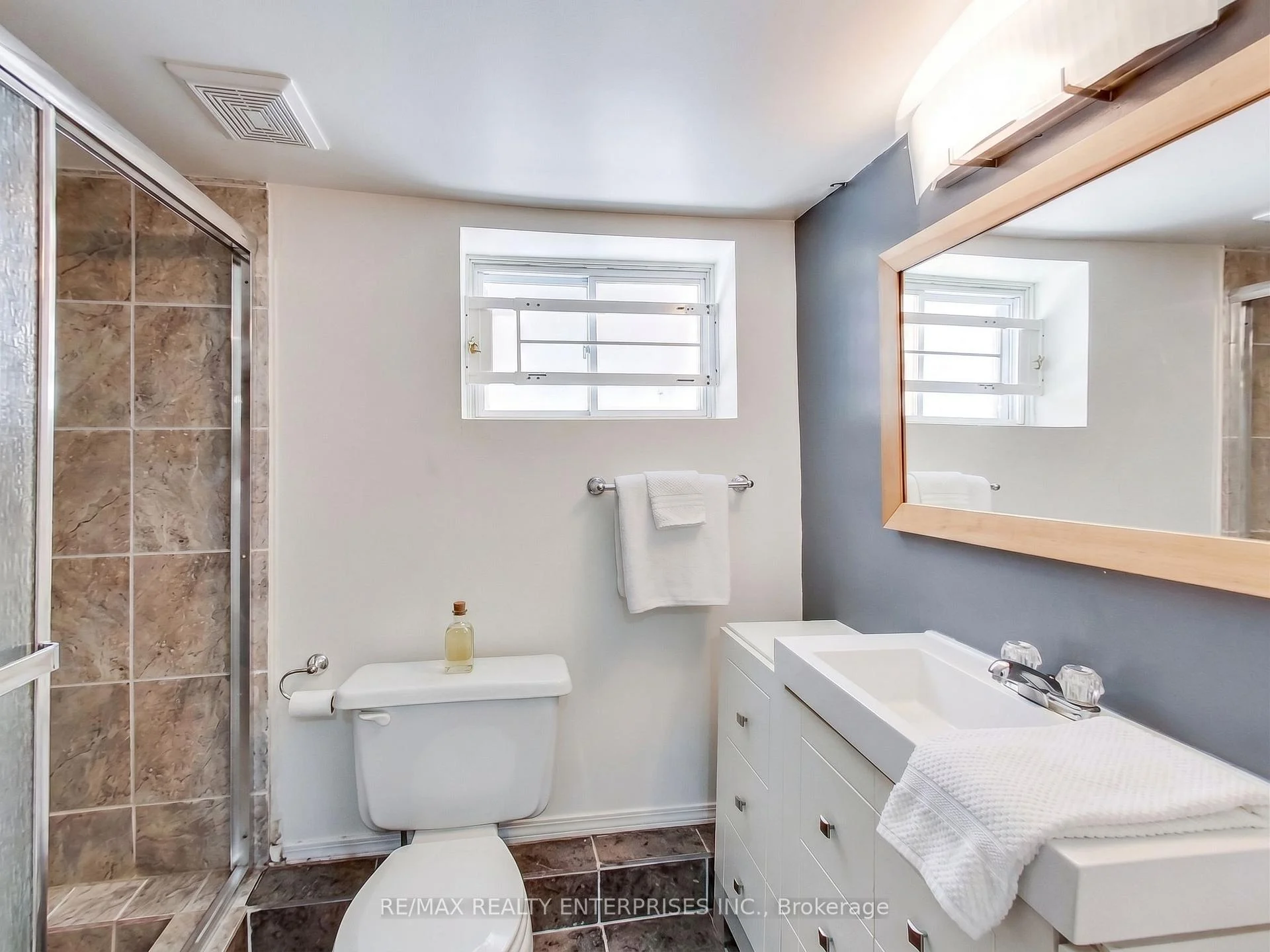 Photo 30 of 39 Pendrith Street, Toronto, Dovercourt-Wallace Emerson-Junction — HOMEH