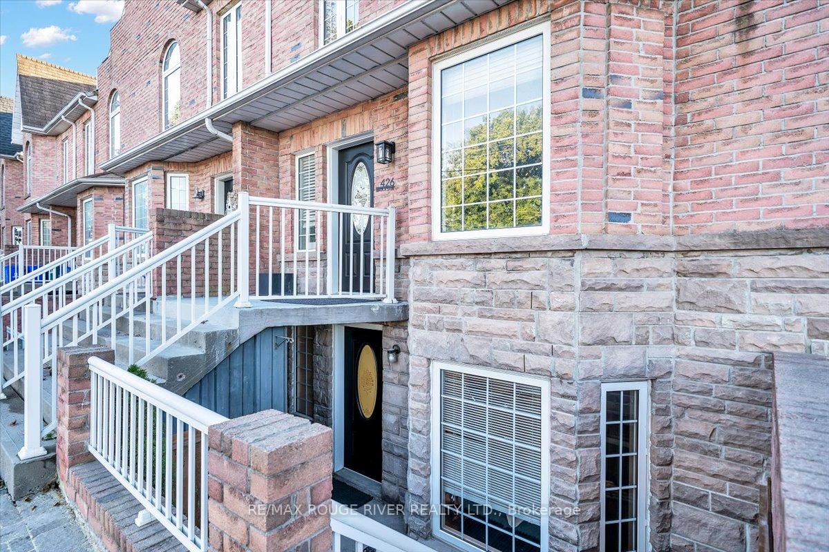 Photo 4 of 426 Brock Street N, Whitby, Downtown Whitby — HOMEH