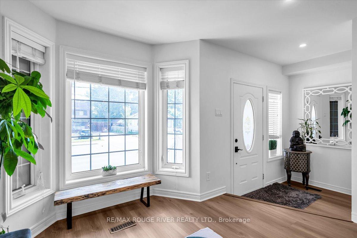 Photo 5 of 426 Brock Street N, Whitby, Downtown Whitby — HOMEH