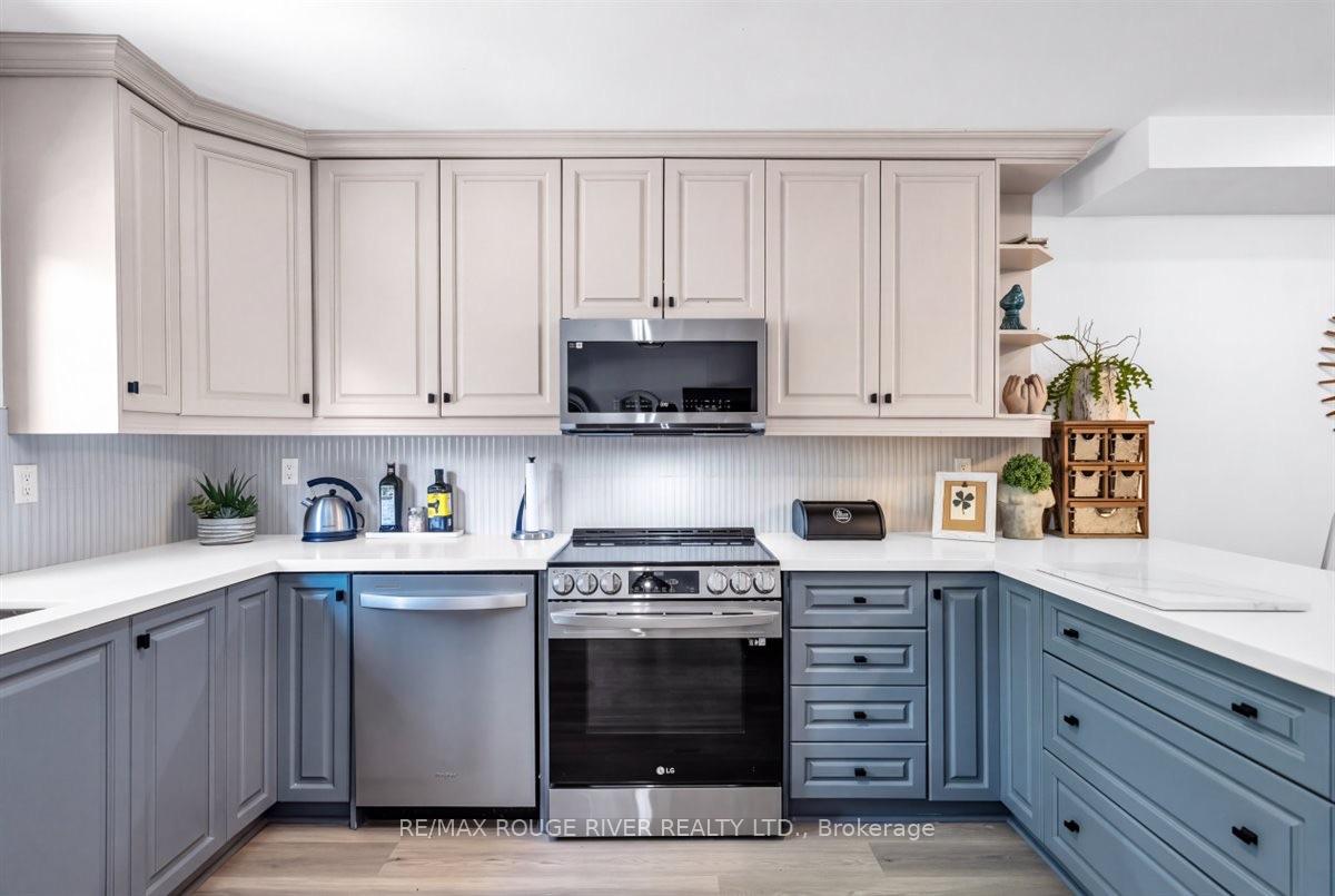 Photo 20 of 426 Brock Street N, Whitby, Downtown Whitby — HOMEH