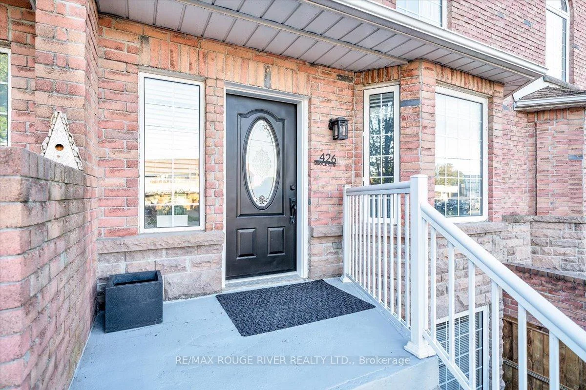 Photo 3 of 426 Brock Street N, Whitby, Downtown Whitby — HOMEH