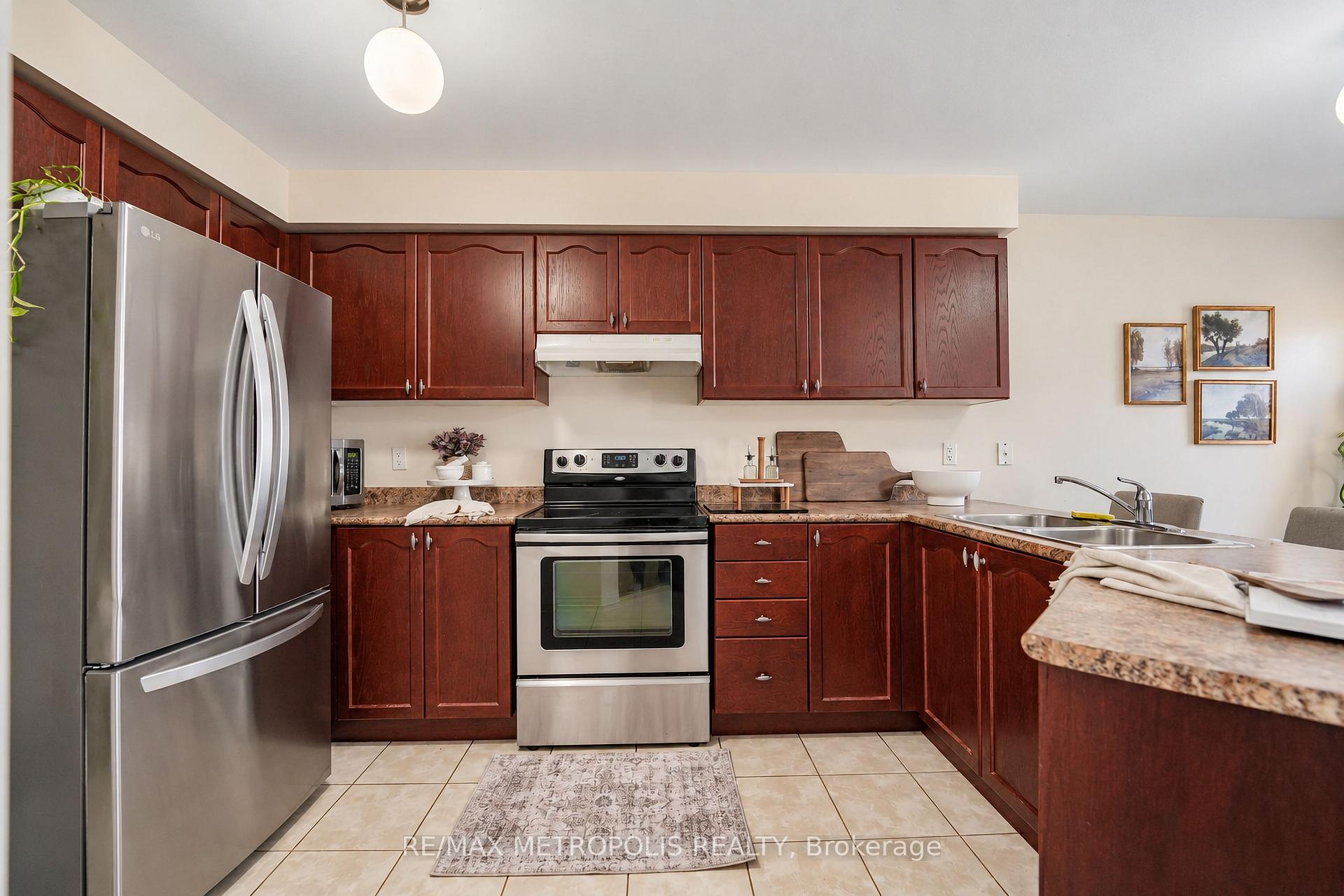 Photo 9 of 152 Angier Crescent, Ajax, South East — HOMEH