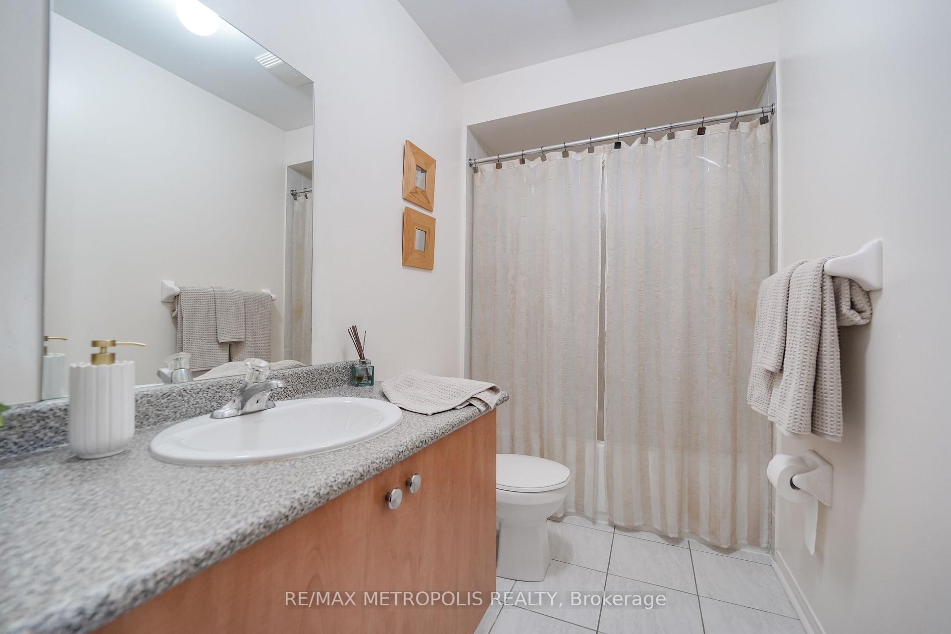 Photo 18 of 152 Angier Crescent, Ajax, South East — HOMEH