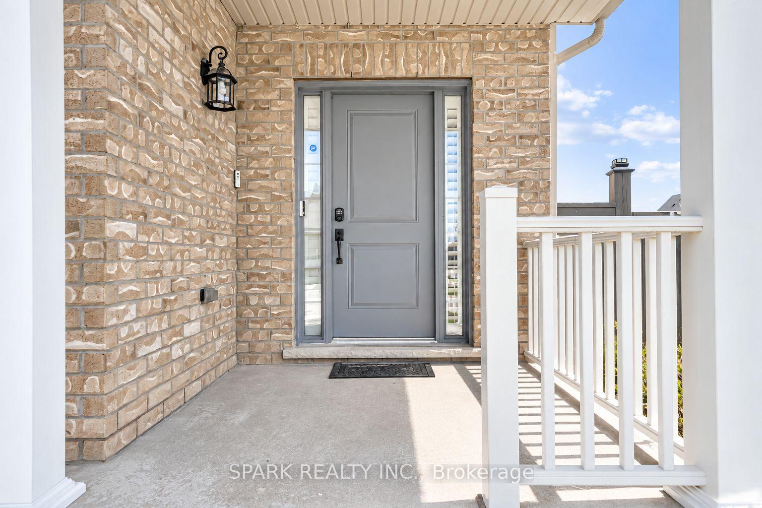Photo 2 of 4 Cutts Crescent, Hamilton, Binbrook — HOMEH