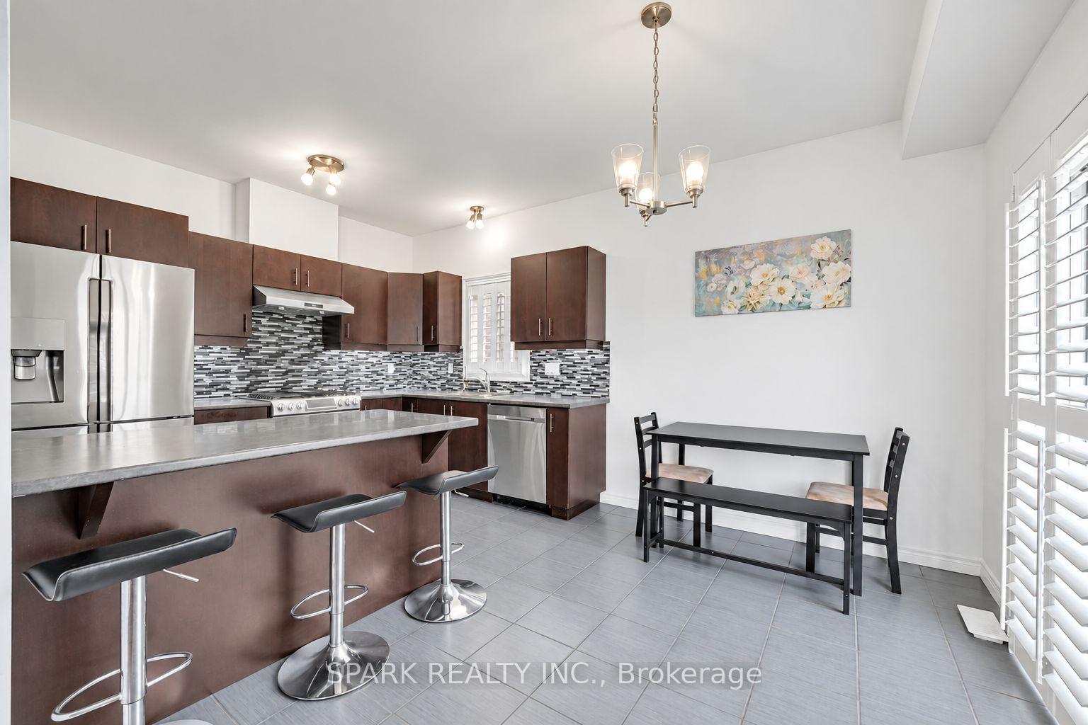 Photo 14 of 4 Cutts Crescent, Hamilton, Binbrook — HOMEH