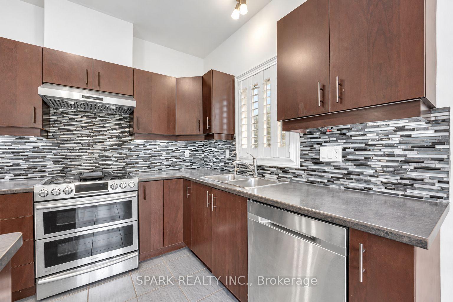 Photo 16 of 4 Cutts Crescent, Hamilton, Binbrook — HOMEH