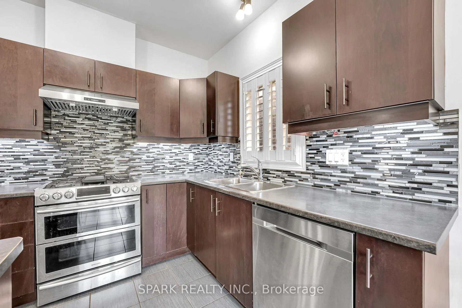 Photo 19 of 4 Cutts Crescent, Hamilton, Binbrook — HOMEH
