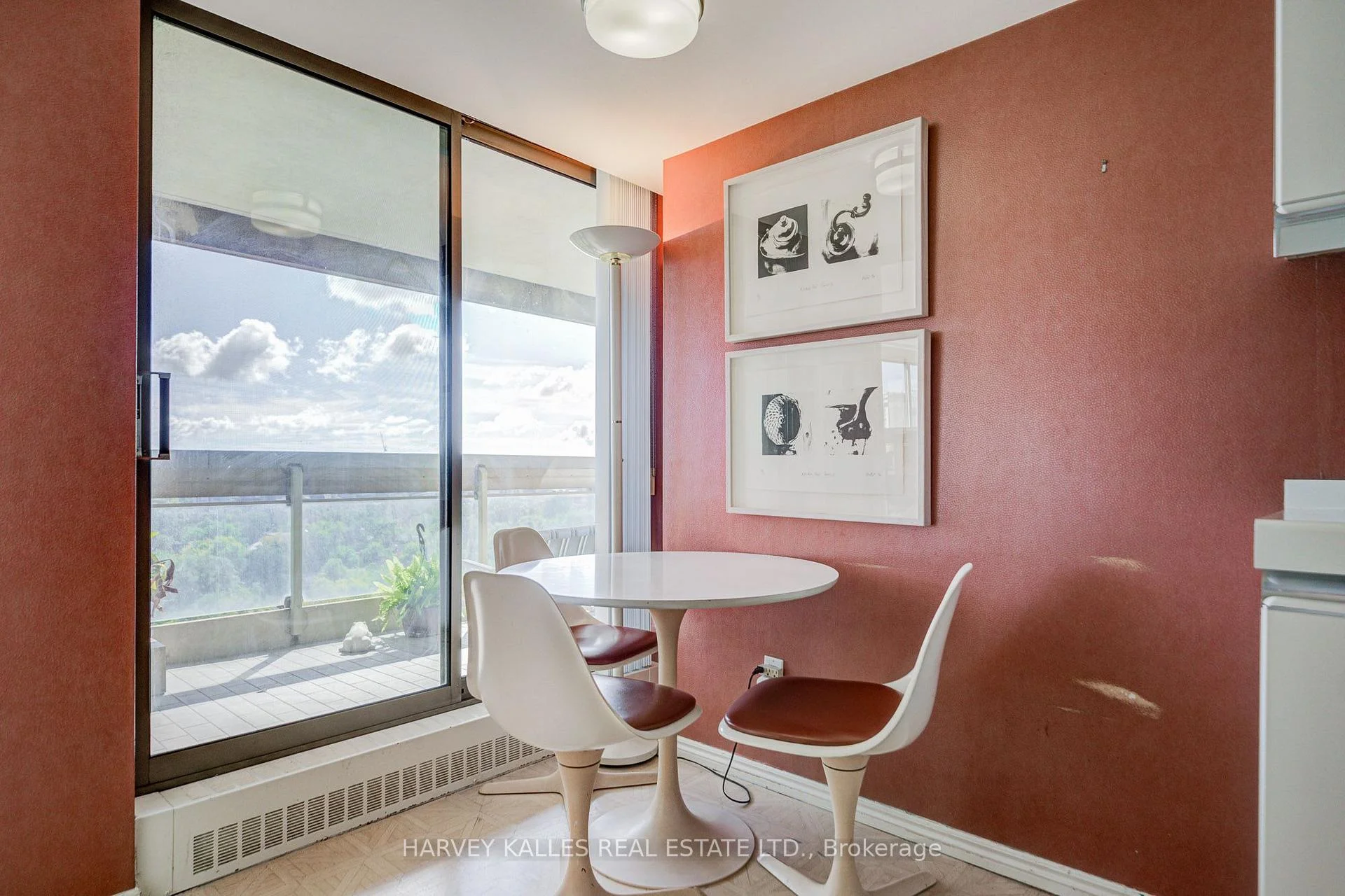 Photo 8 of Unit 1605, 63 St. Clair Avenue W, Toronto, Yonge-St. Clair — HOMEH