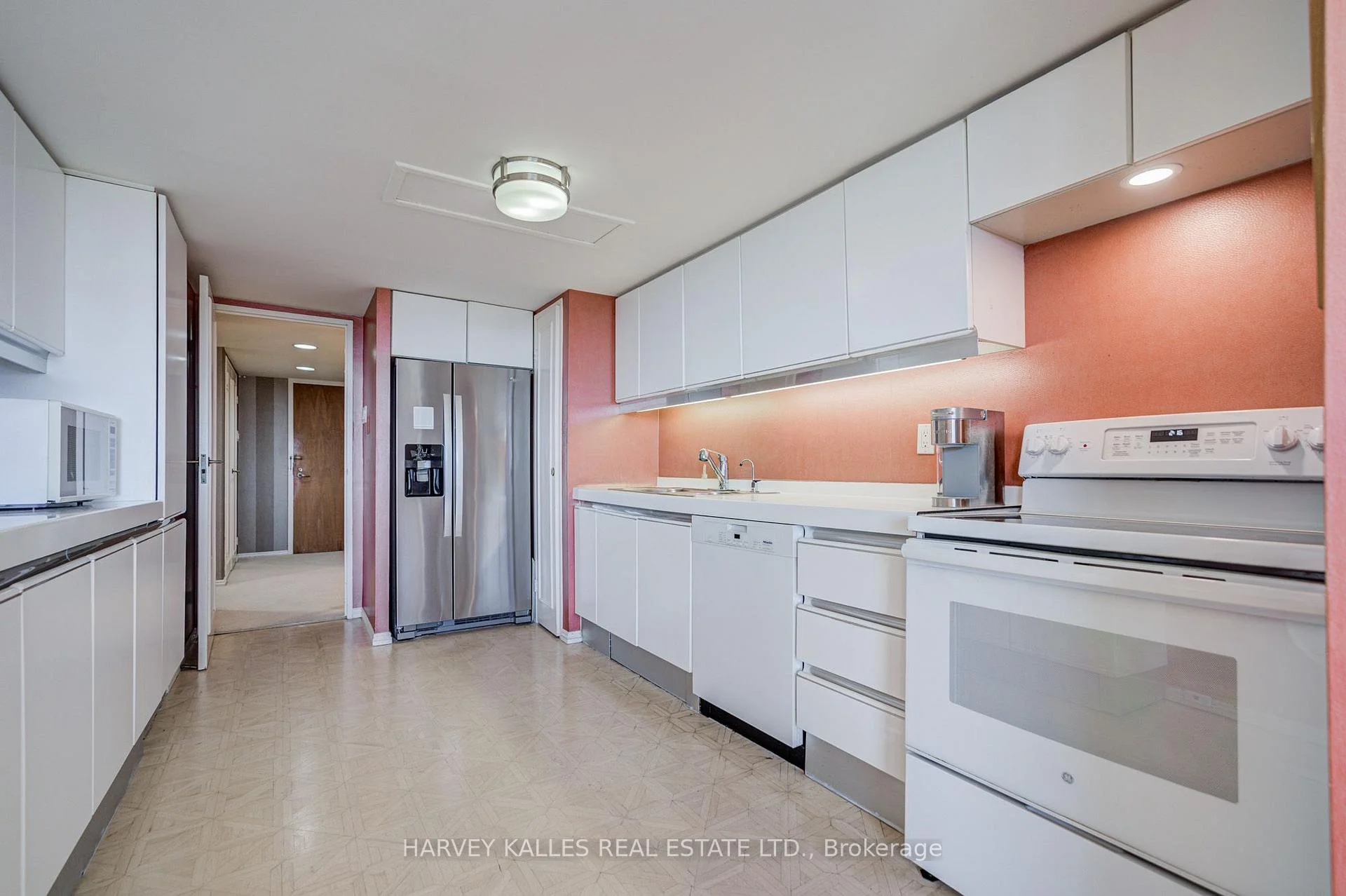 Photo 18 of Unit 1605, 63 St. Clair Avenue W, Toronto, Yonge-St. Clair — HOMEH