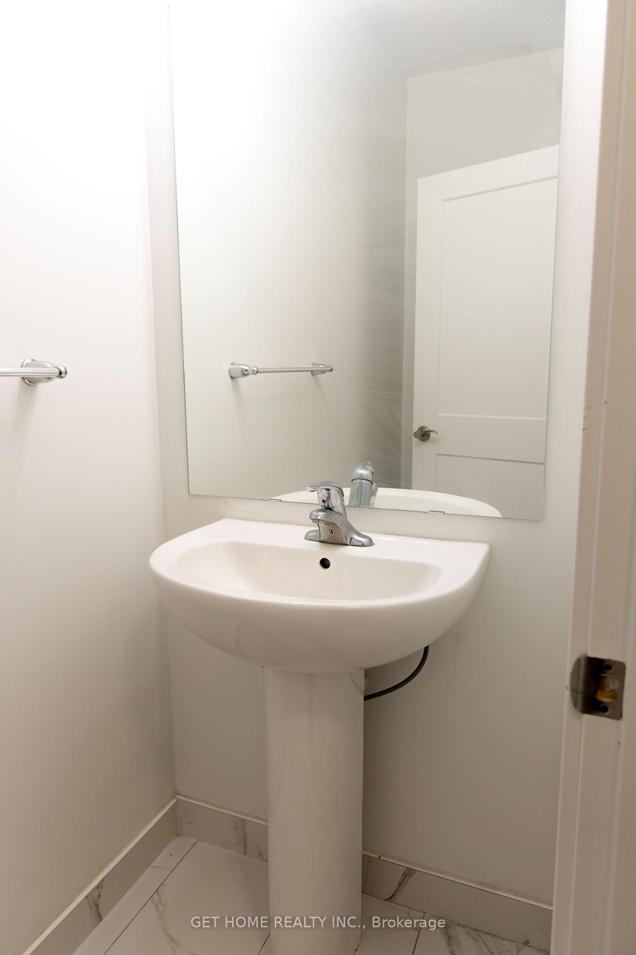 Photo 25 of Unit 38, 110 Fergus Avenue, Kitchener, Stanley Park — HOMEH