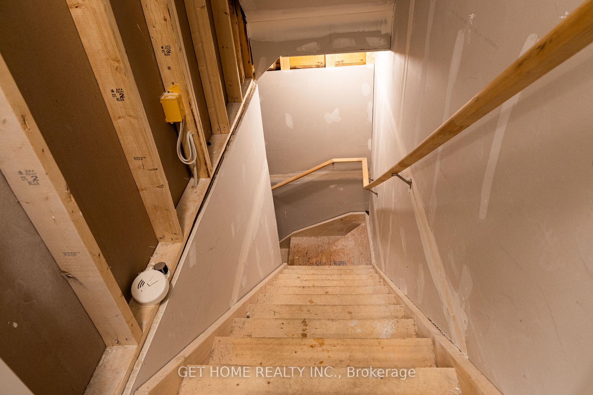 Photo 26 of Unit 38, 110 Fergus Avenue, Kitchener, Stanley Park — HOMEH