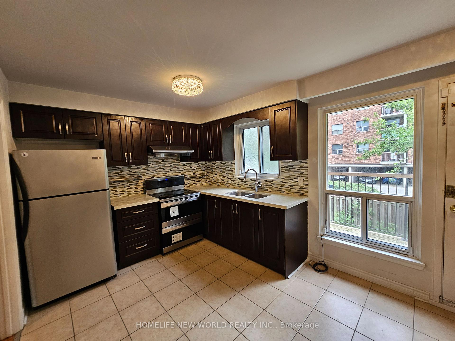 Photo 6 of 36 Thimble Berry Way, North York, Hillcrest Village — HOMEH