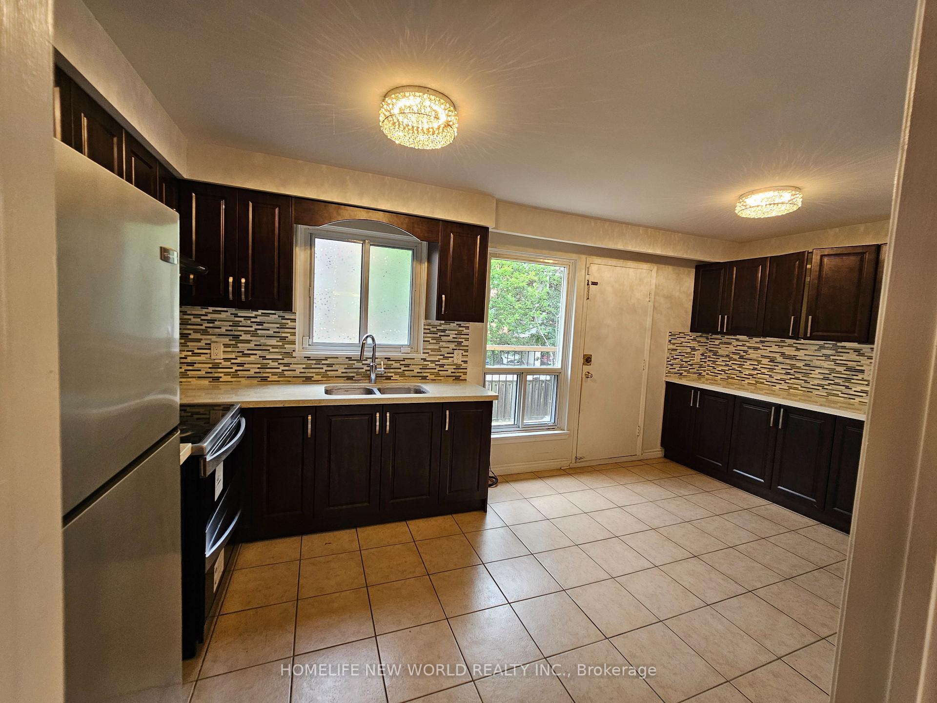Photo 8 of 36 Thimble Berry Way, North York, Hillcrest Village — HOMEH