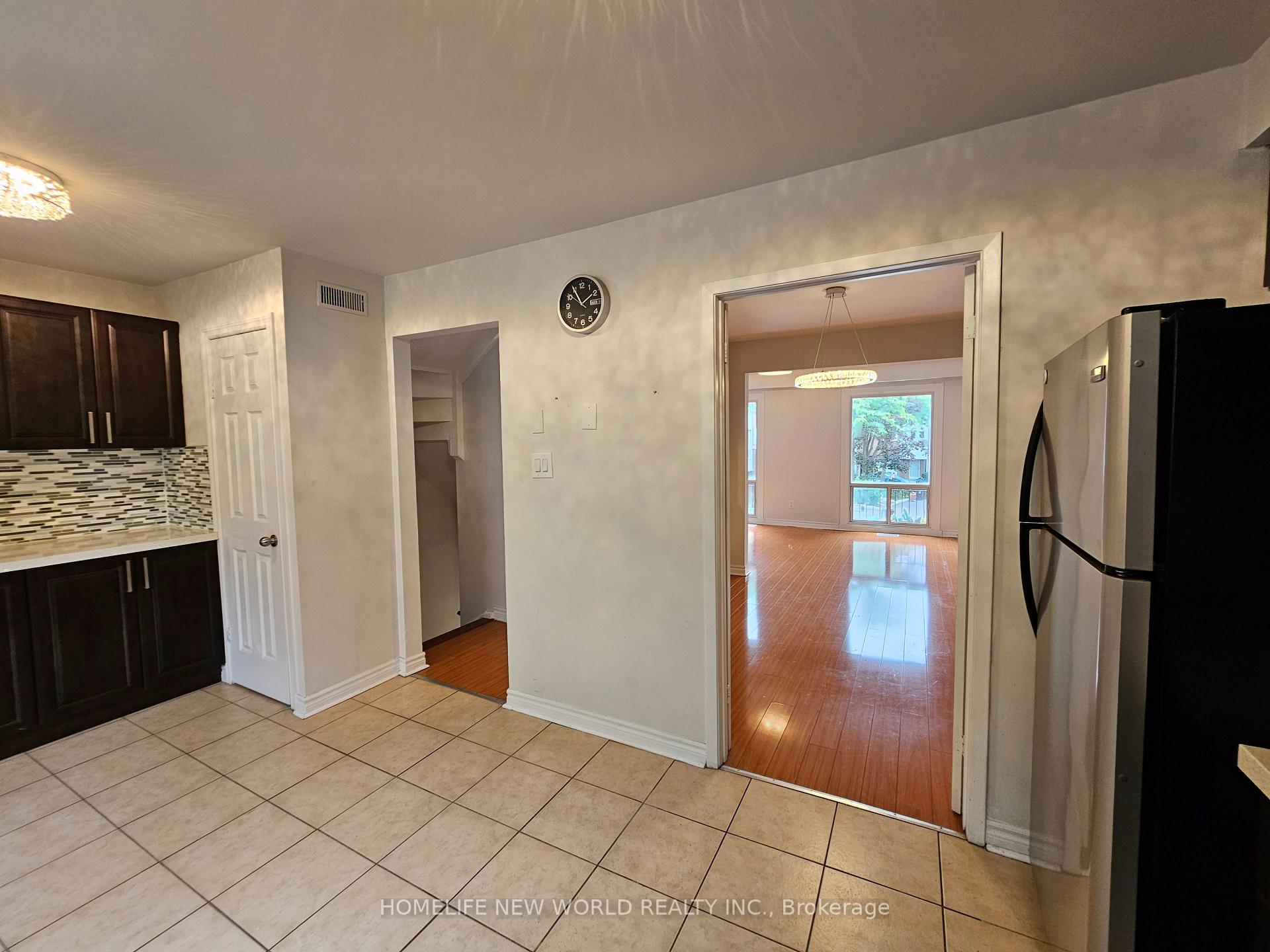 Photo 9 of 36 Thimble Berry Way, North York, Hillcrest Village — HOMEH