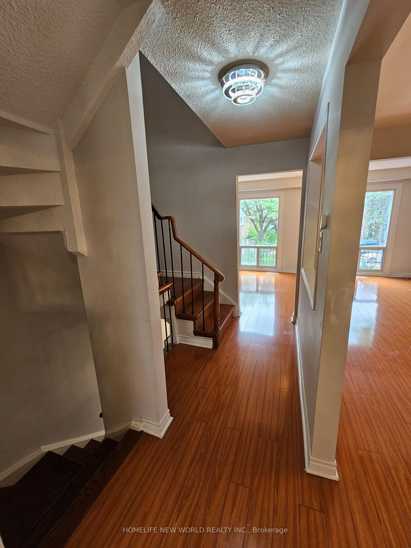 Photo 10 of 36 Thimble Berry Way, North York, Hillcrest Village — HOMEH