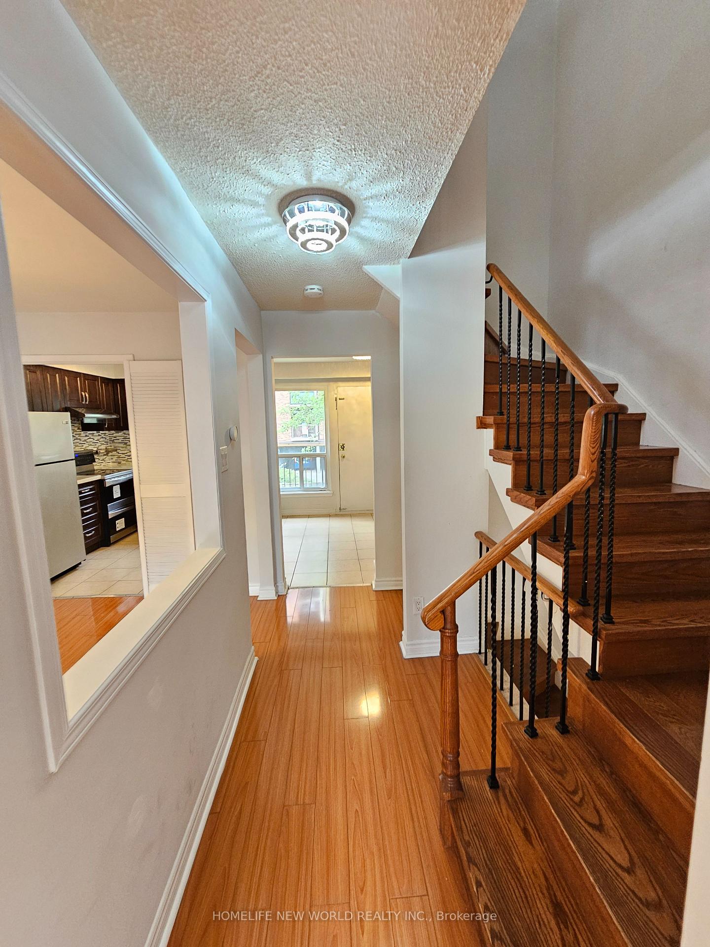 Photo 11 of 36 Thimble Berry Way, North York, Hillcrest Village — HOMEH