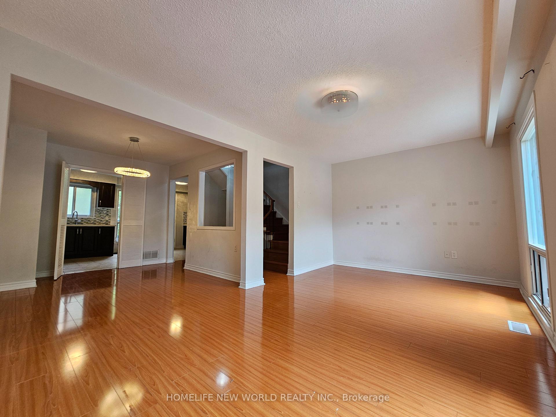 Photo 12 of 36 Thimble Berry Way, North York, Hillcrest Village — HOMEH