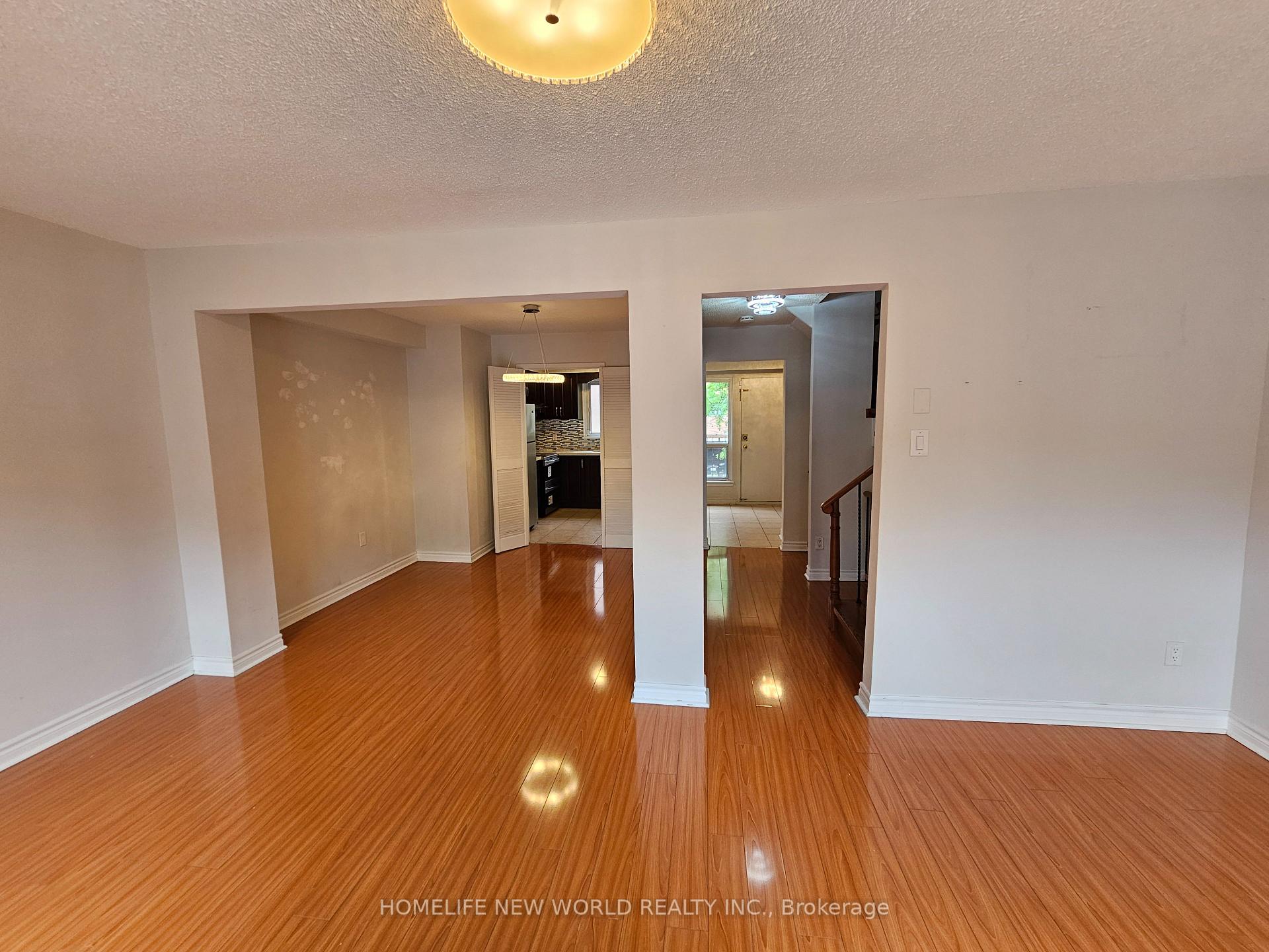 Photo 13 of 36 Thimble Berry Way, North York, Hillcrest Village — HOMEH