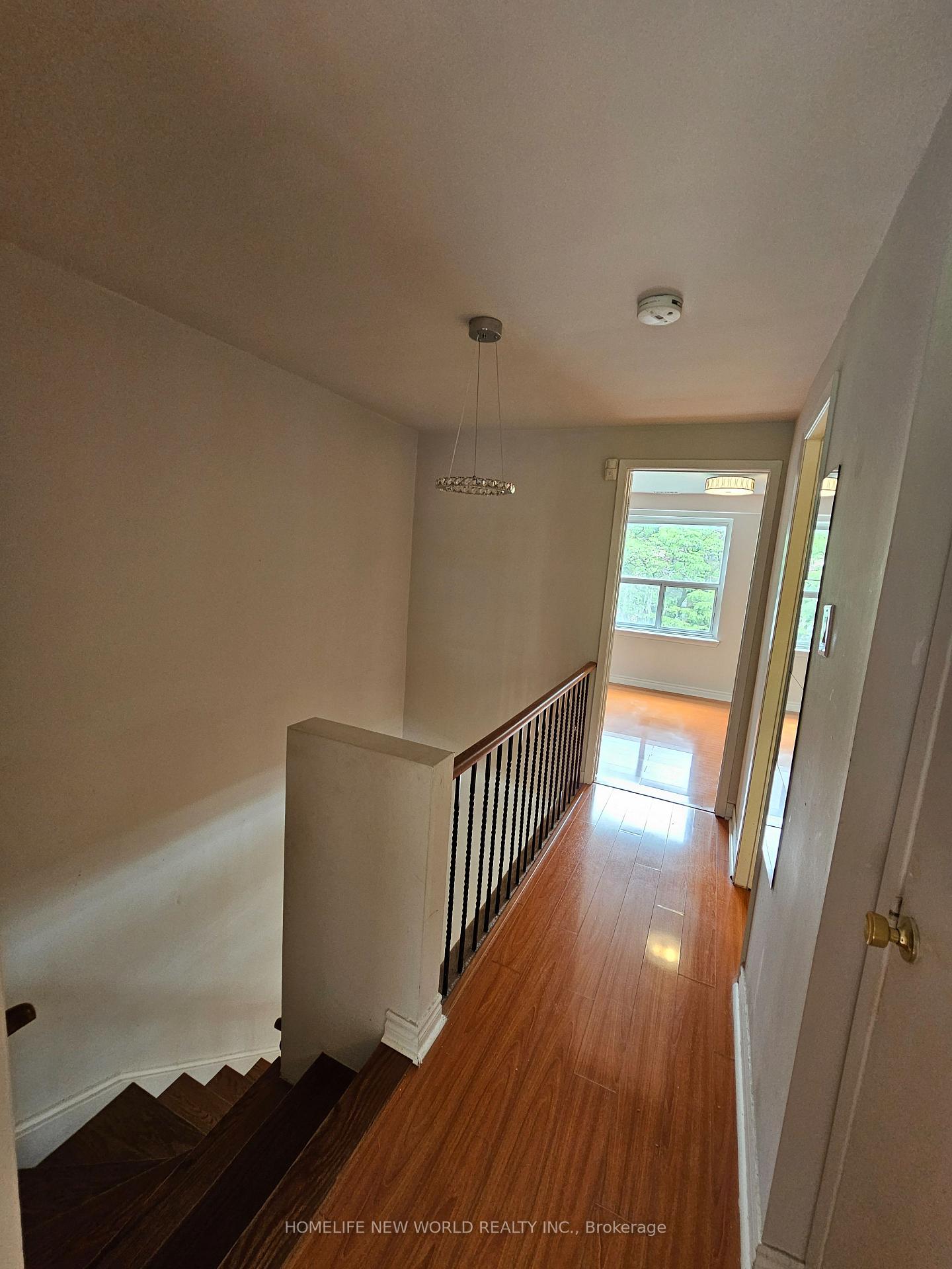 Photo 18 of 36 Thimble Berry Way, North York, Hillcrest Village — HOMEH