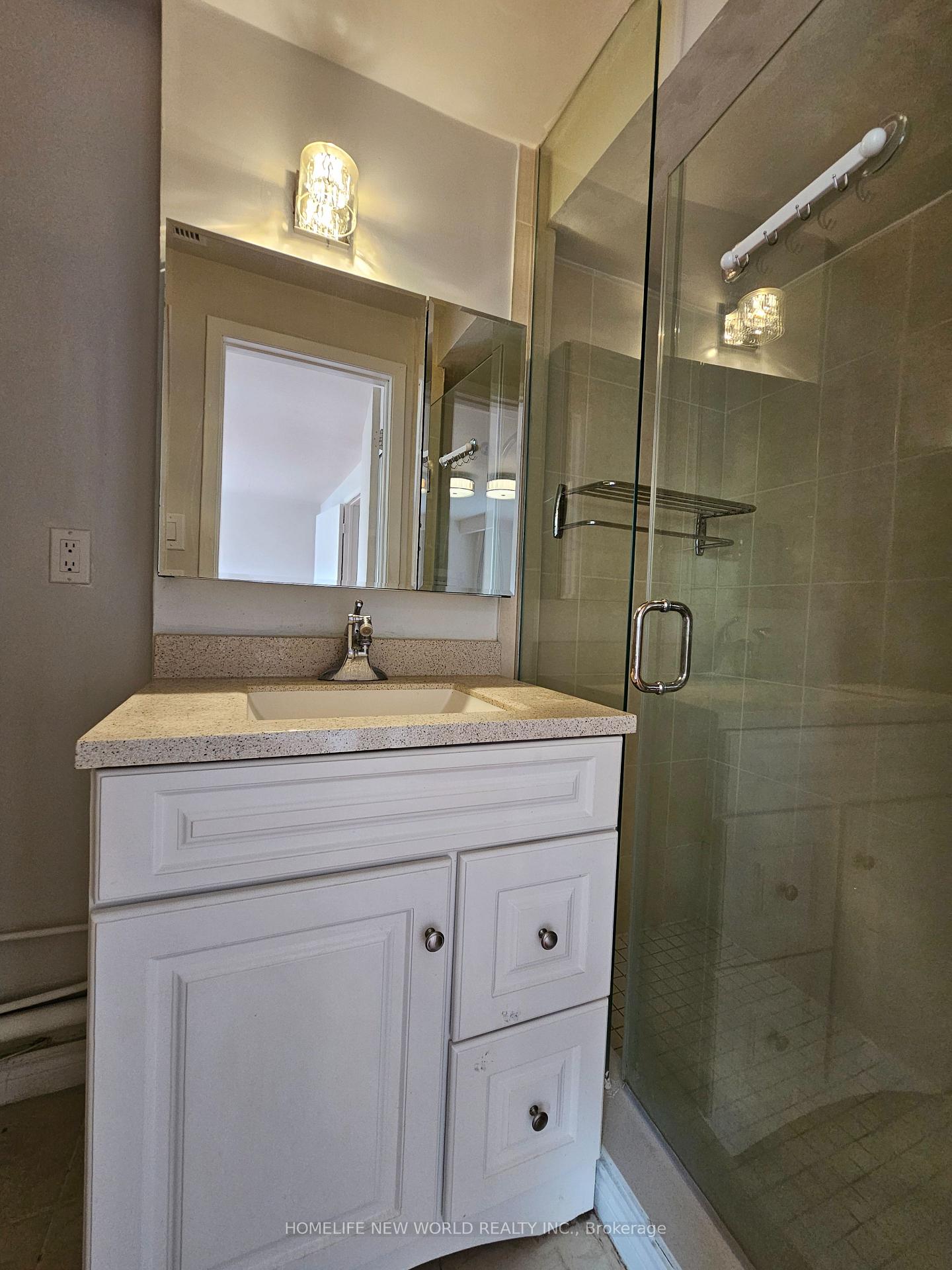 Photo 21 of 36 Thimble Berry Way, North York, Hillcrest Village — HOMEH