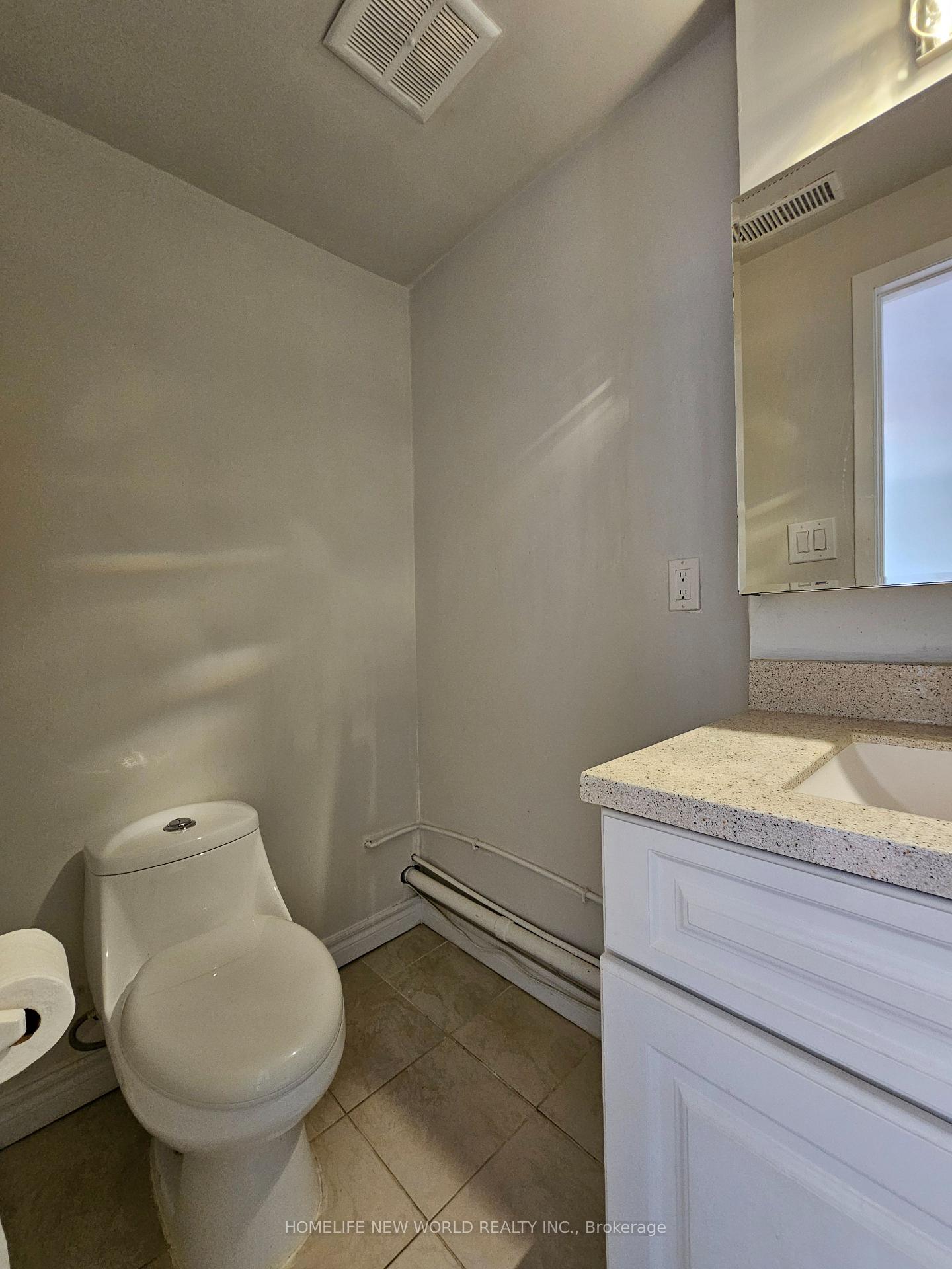 Photo 22 of 36 Thimble Berry Way, North York, Hillcrest Village — HOMEH