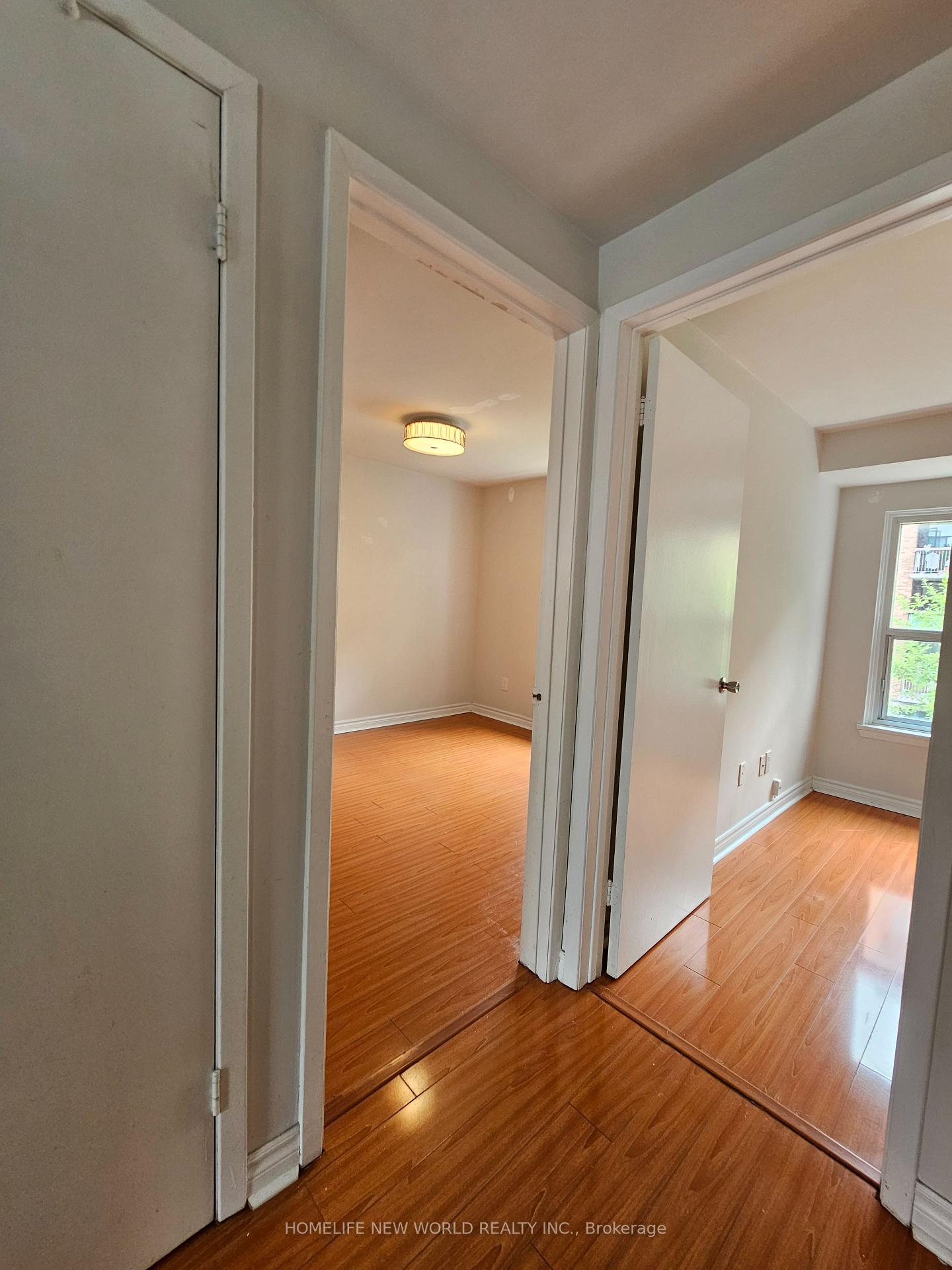 Photo 24 of 36 Thimble Berry Way, North York, Hillcrest Village — HOMEH