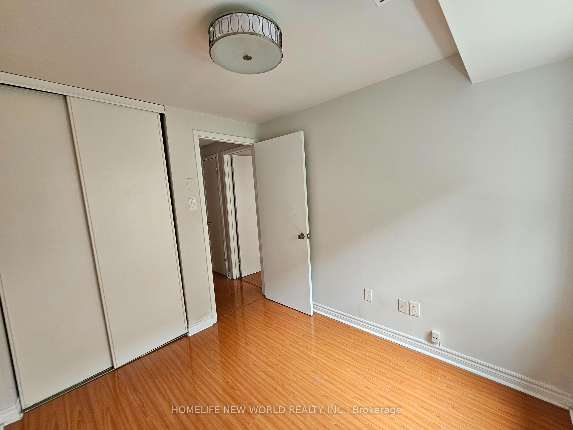 Photo 26 of 36 Thimble Berry Way, North York, Hillcrest Village — HOMEH
