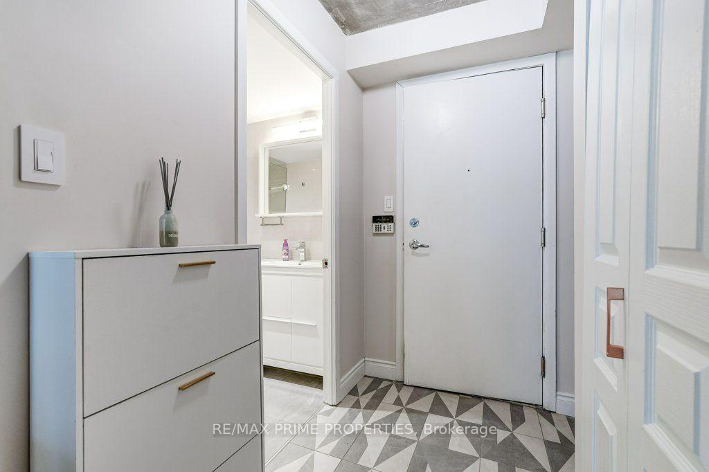 Photo 5 of Unit 1009, 323 Richmond Street, Toronto, Moss Park — HOMEH
