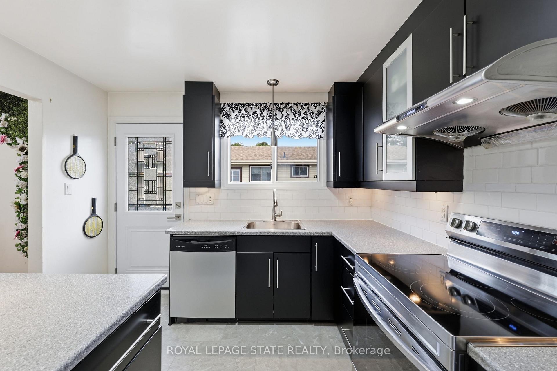 Photo 12 of 63 Folkestone Avenue, Hamilton, Lawfield — HOMEH