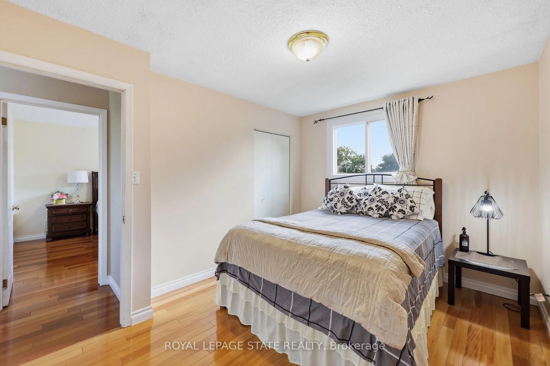 Photo 20 of 63 Folkestone Avenue, Hamilton, Lawfield — HOMEH