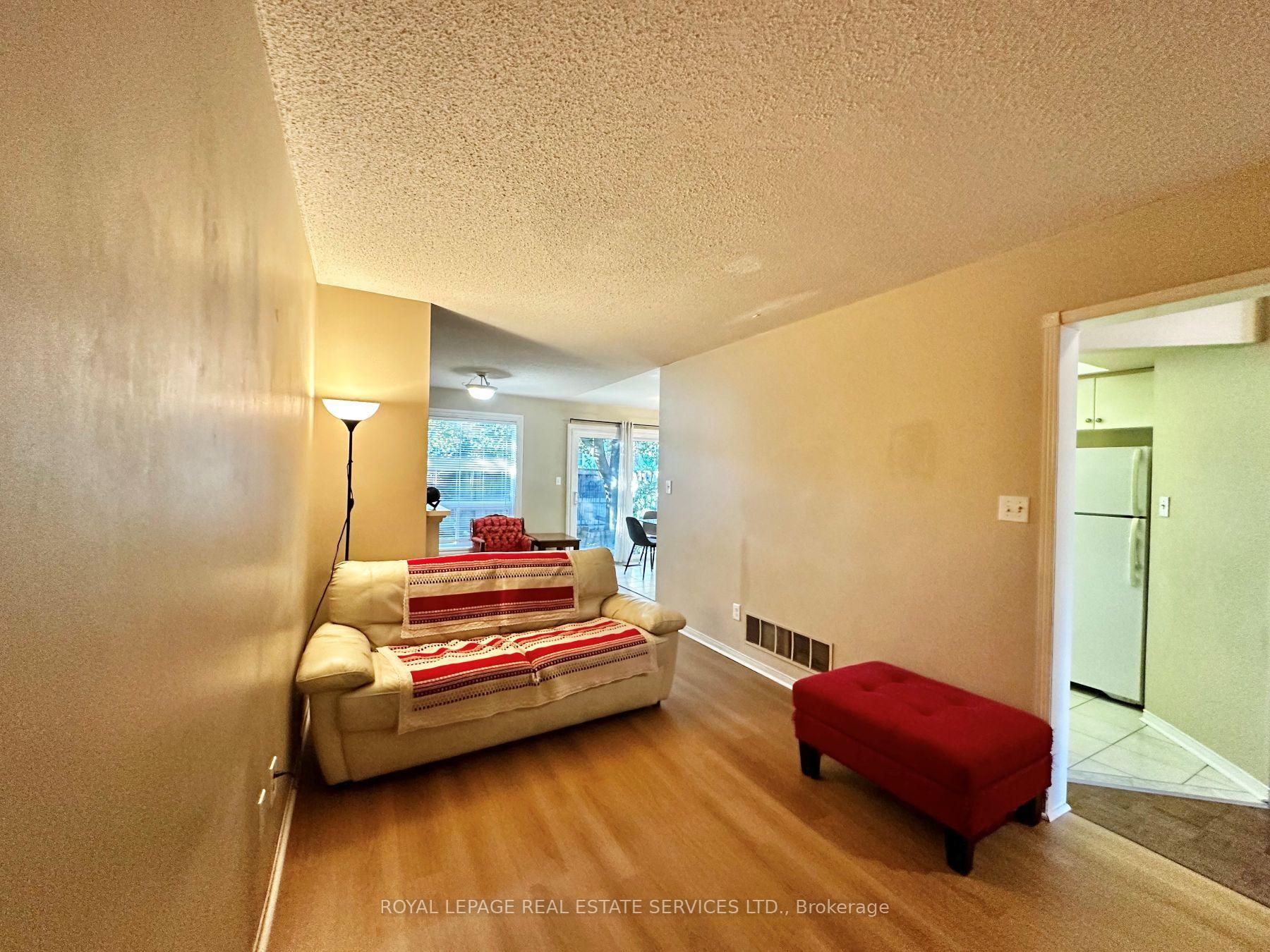 Photo 6 of Unit 2, 455 Apache Court, Mississauga, Hurontario — HOMEH