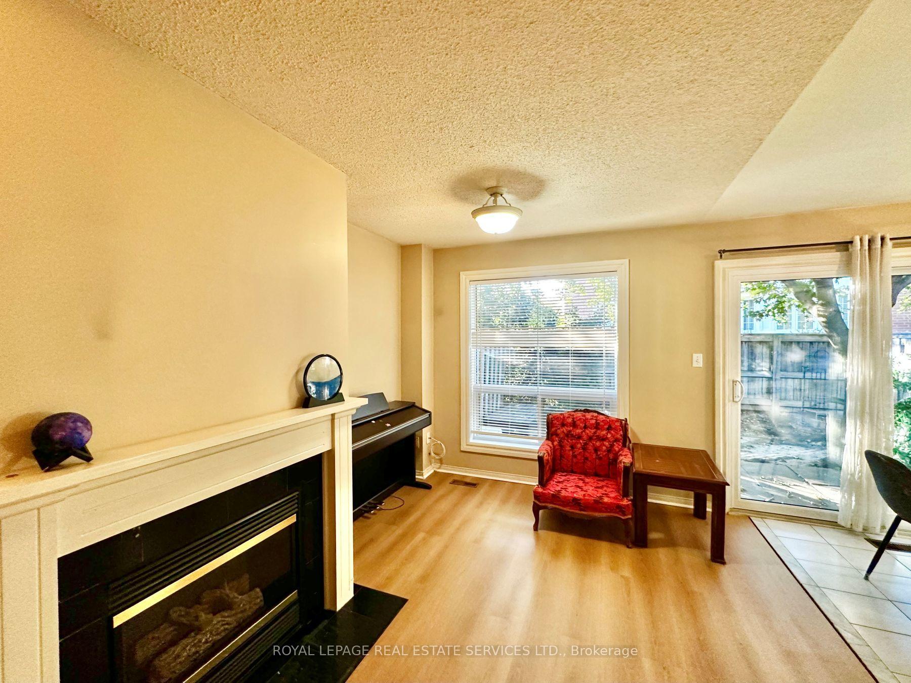 Photo 8 of Unit 2, 455 Apache Court, Mississauga, Hurontario — HOMEH