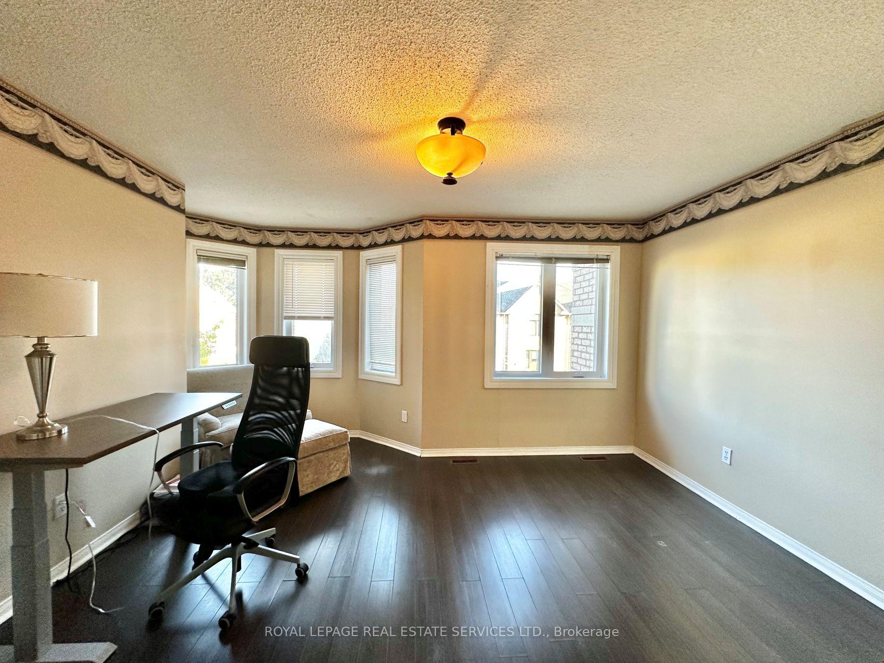 Photo 17 of Unit 2, 455 Apache Court, Mississauga, Hurontario — HOMEH