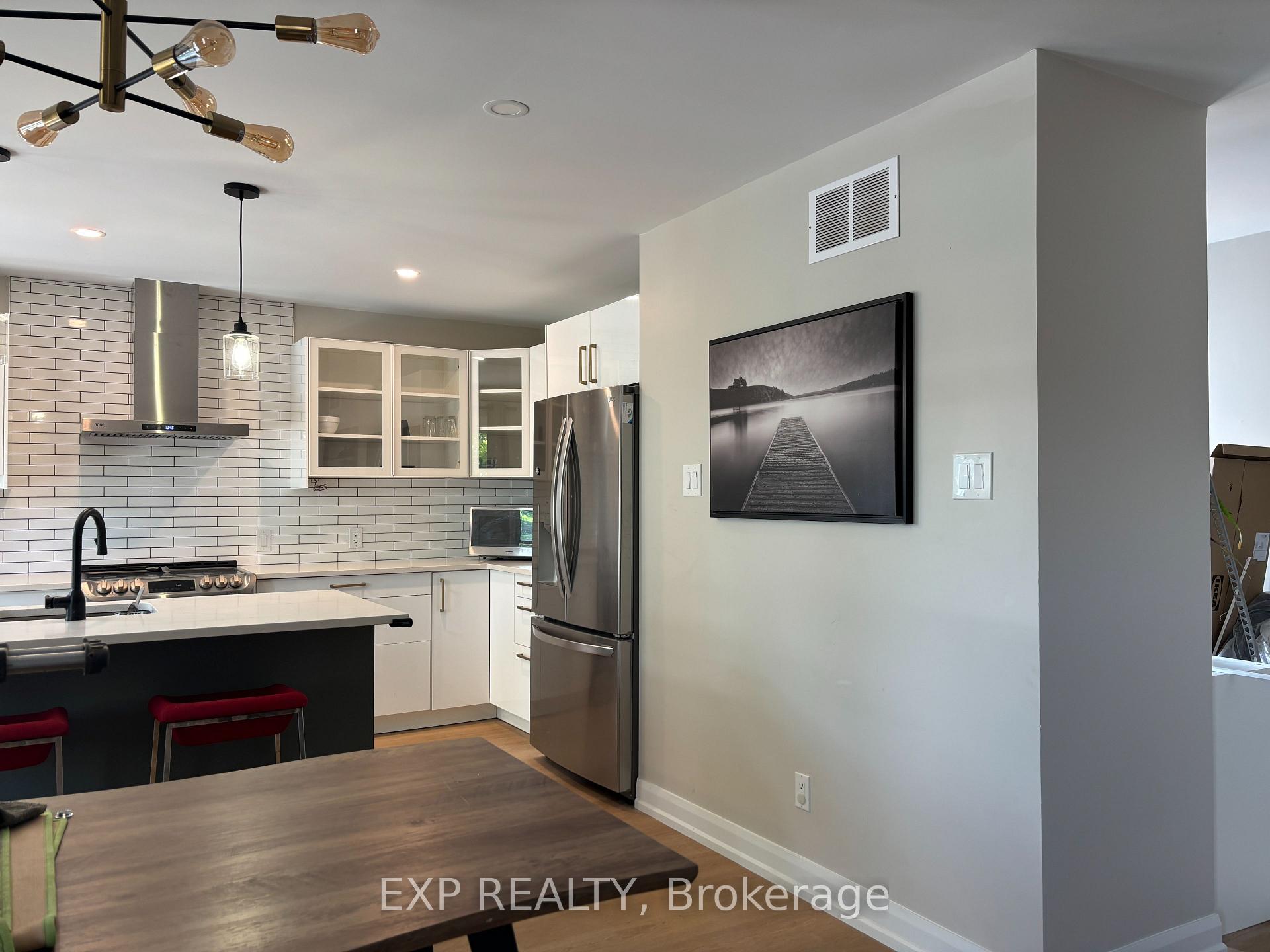 Photo 7 of 1381 Leigh Crescent, Ottawa, Carson Grove — HOMEH