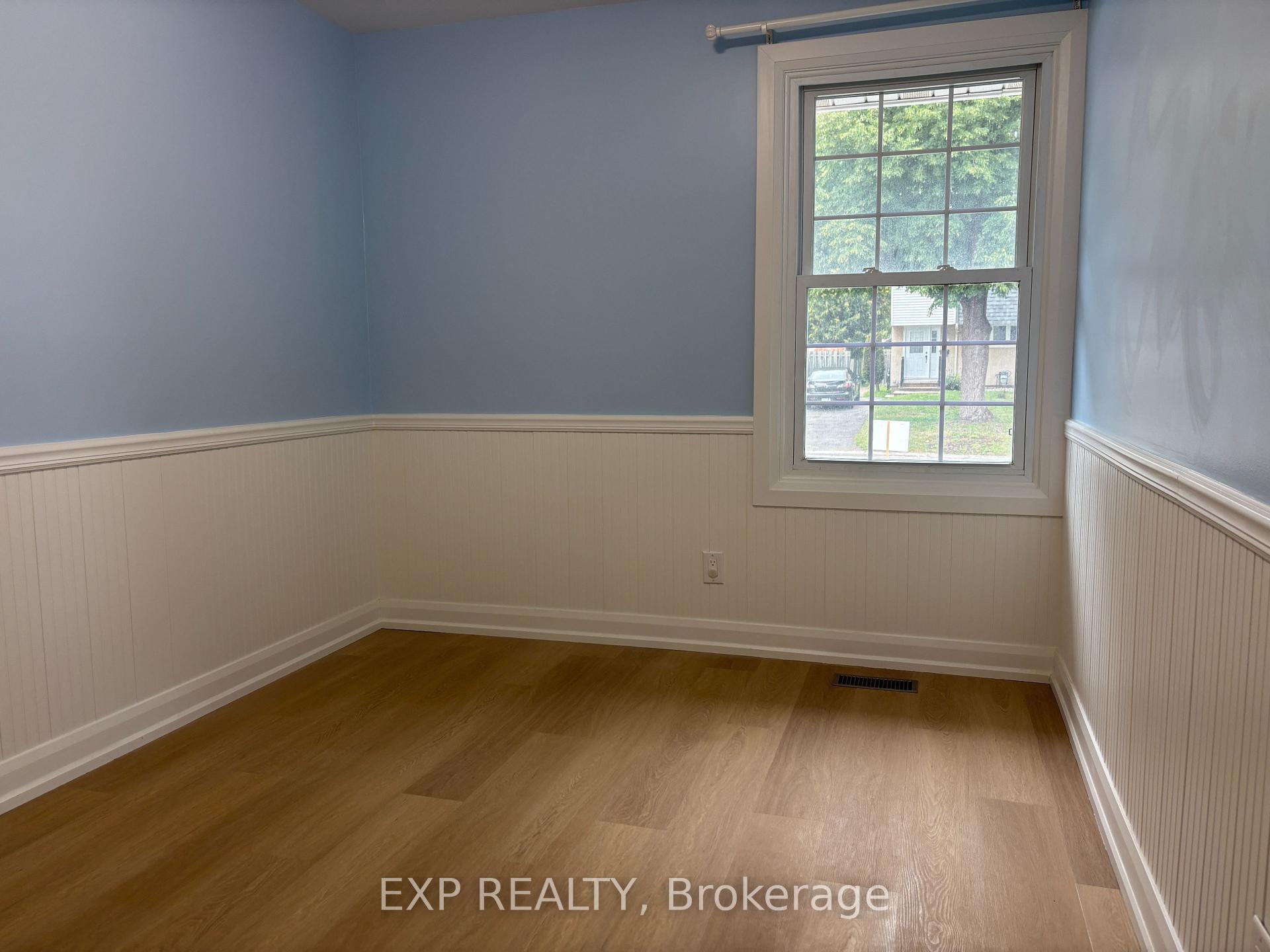 Photo 12 of 1381 Leigh Crescent, Ottawa, Carson Grove — HOMEH