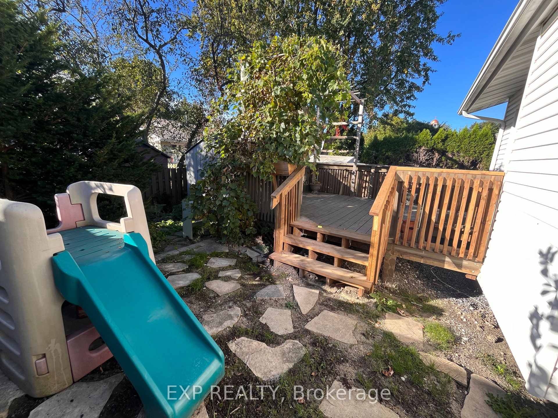 Photo 16 of 1381 Leigh Crescent, Ottawa, Carson Grove — HOMEH