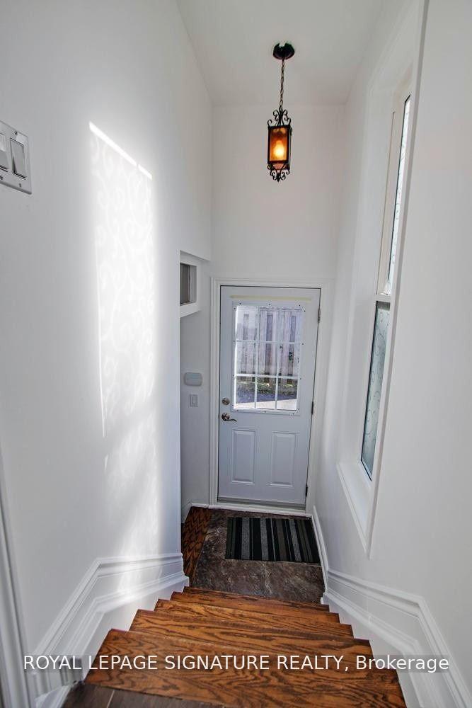 Photo 13 of 11 Patrick Drive, Aurora, Aurora Highlands — HOMEH