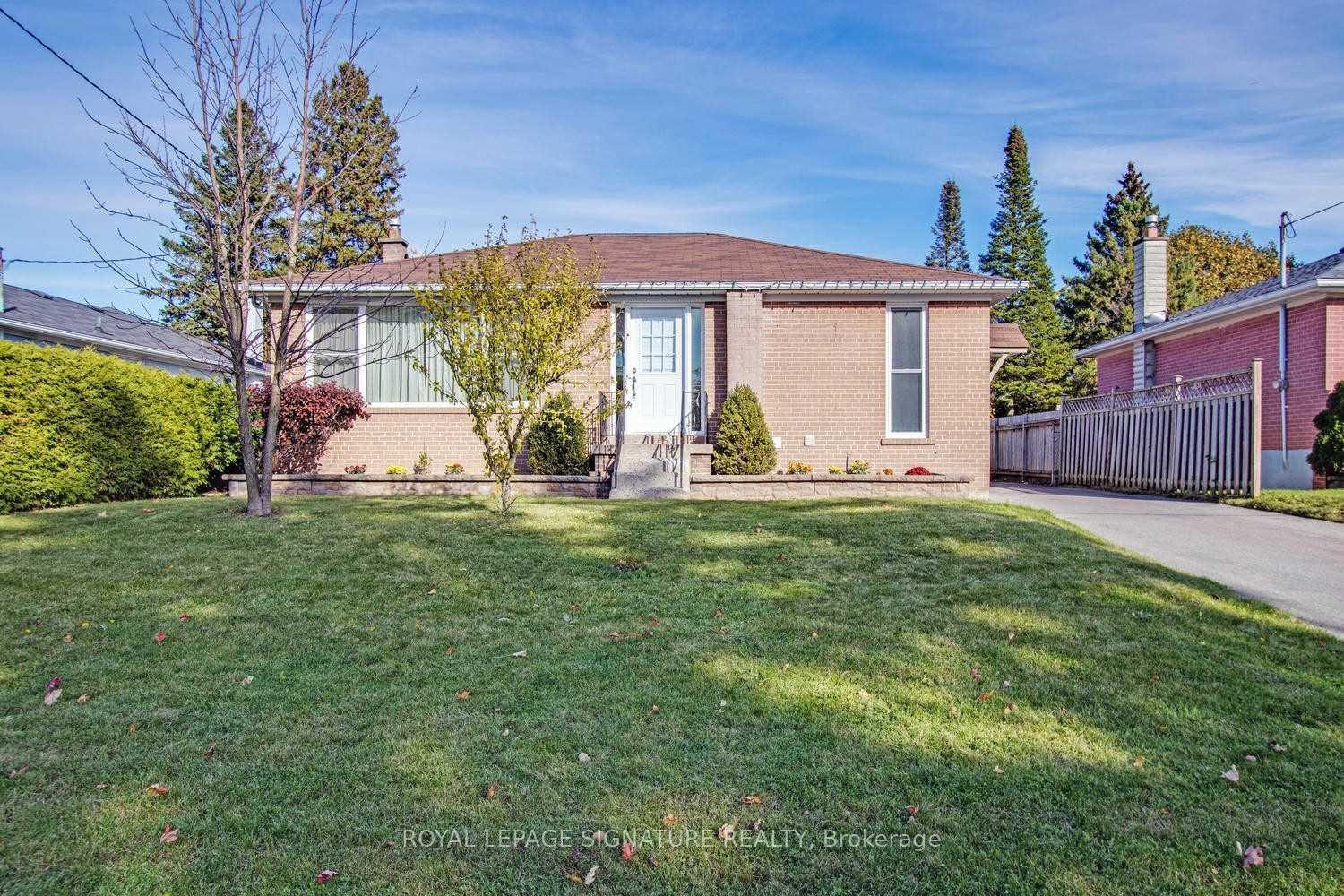 Photo 2 of 11 Patrick Drive, Aurora, Aurora Highlands — HOMEH