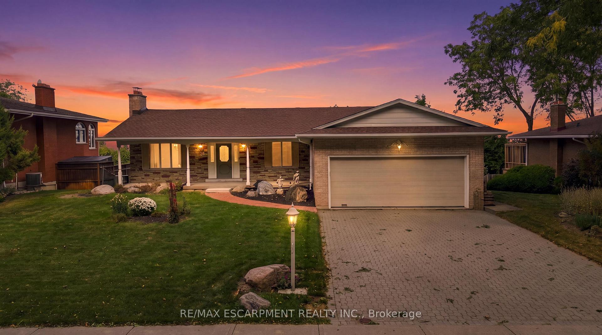 Photo 4 of 26 Leslie Drive, Hamilton, Stoney Creek — HOMEH
