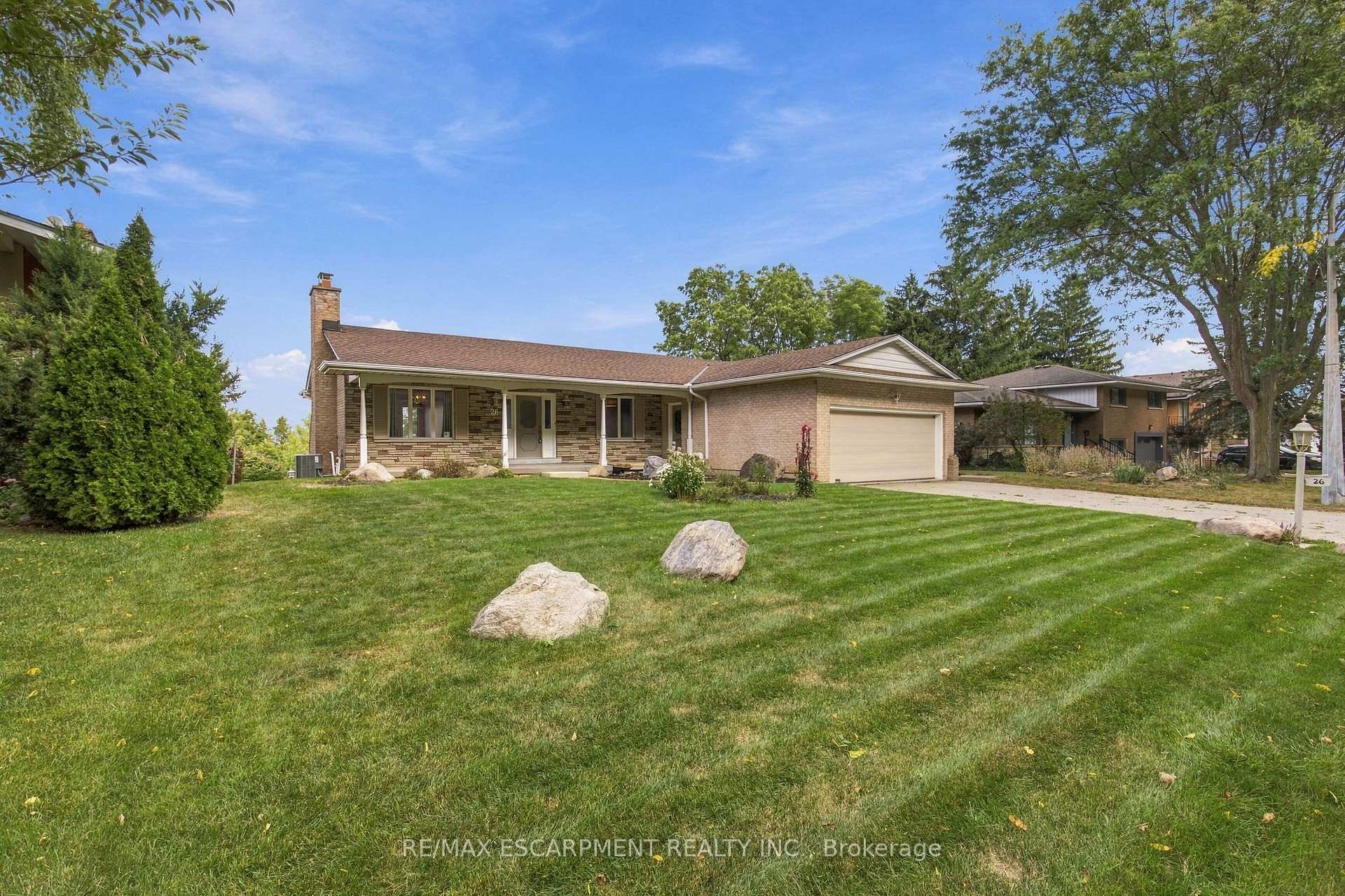 Photo 5 of 26 Leslie Drive, Hamilton, Stoney Creek — HOMEH