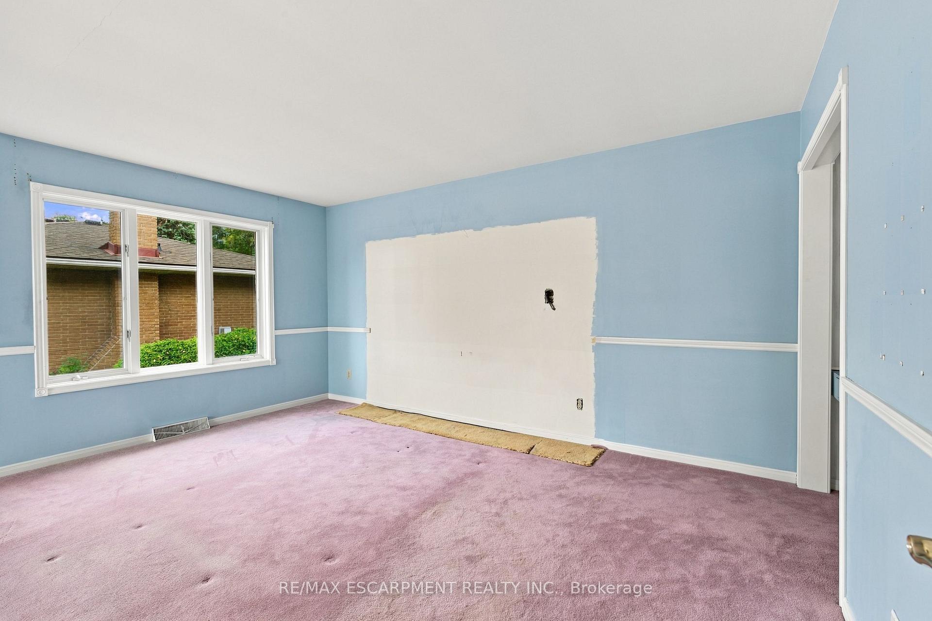 Photo 20 of 26 Leslie Drive, Hamilton, Stoney Creek — HOMEH