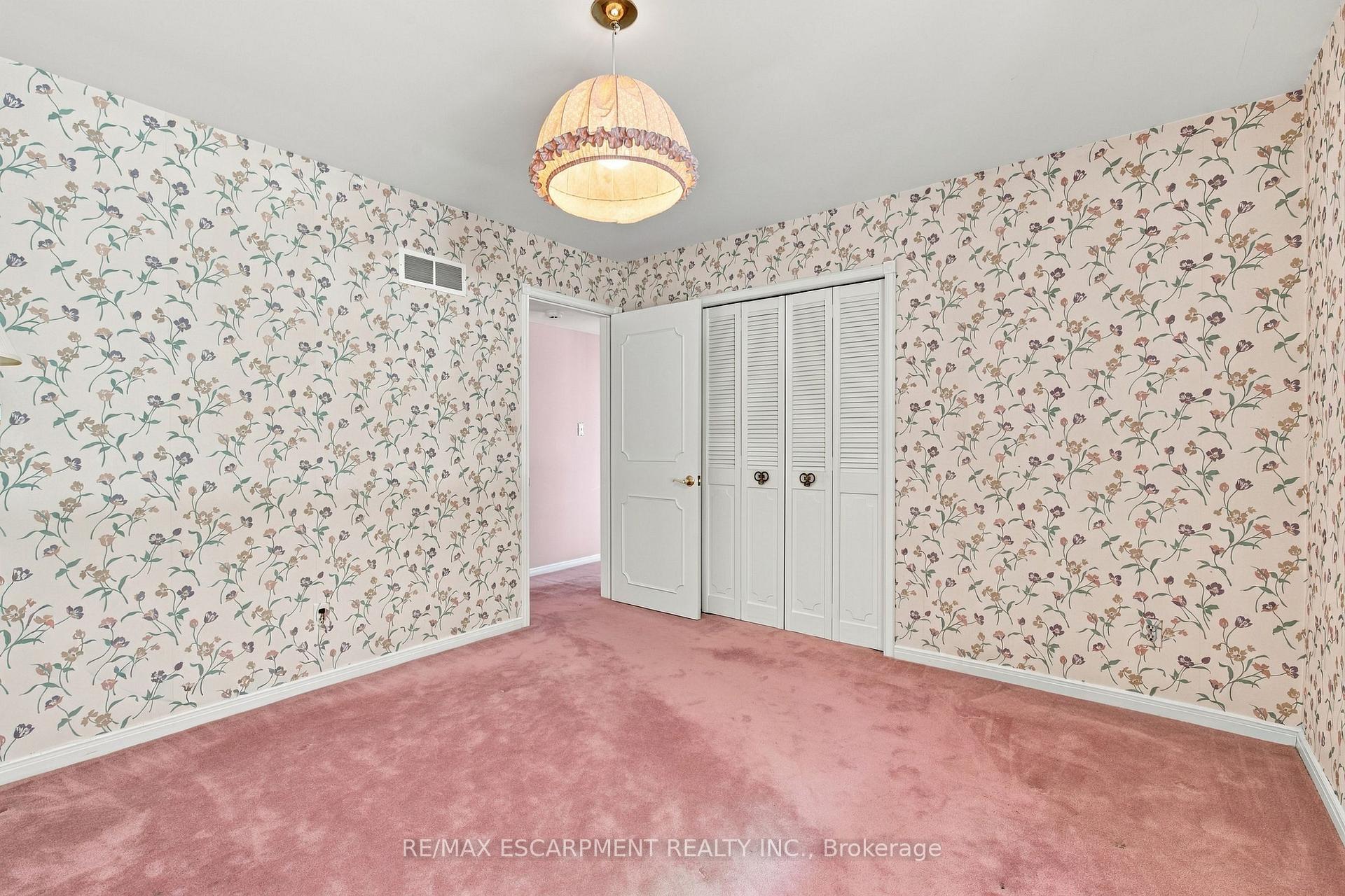 Photo 27 of 26 Leslie Drive, Hamilton, Stoney Creek — HOMEH