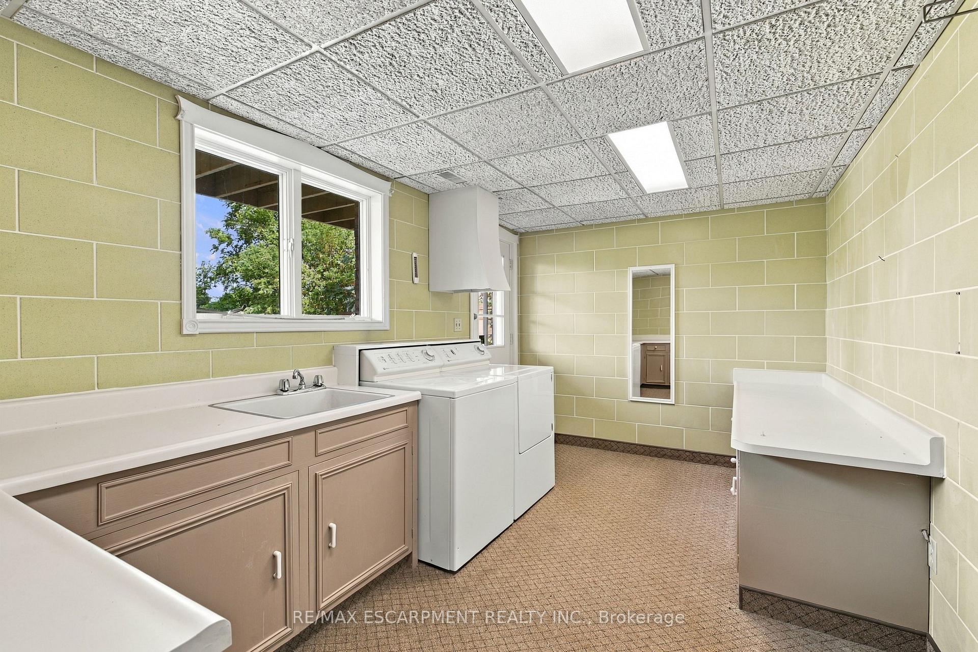 Photo 42 of 26 Leslie Drive, Hamilton, Stoney Creek — HOMEH