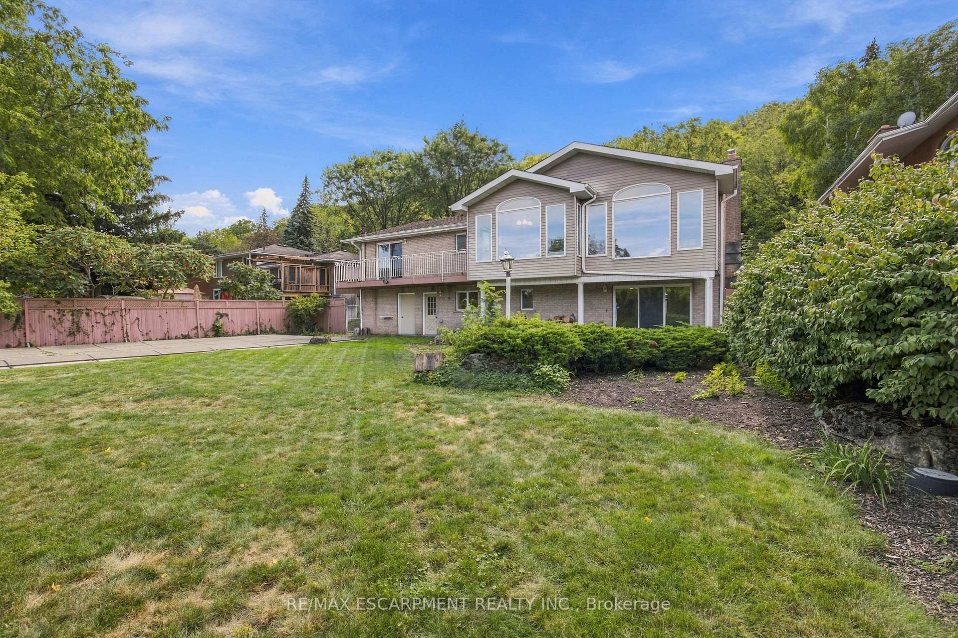 Photo 43 of 26 Leslie Drive, Hamilton, Stoney Creek — HOMEH